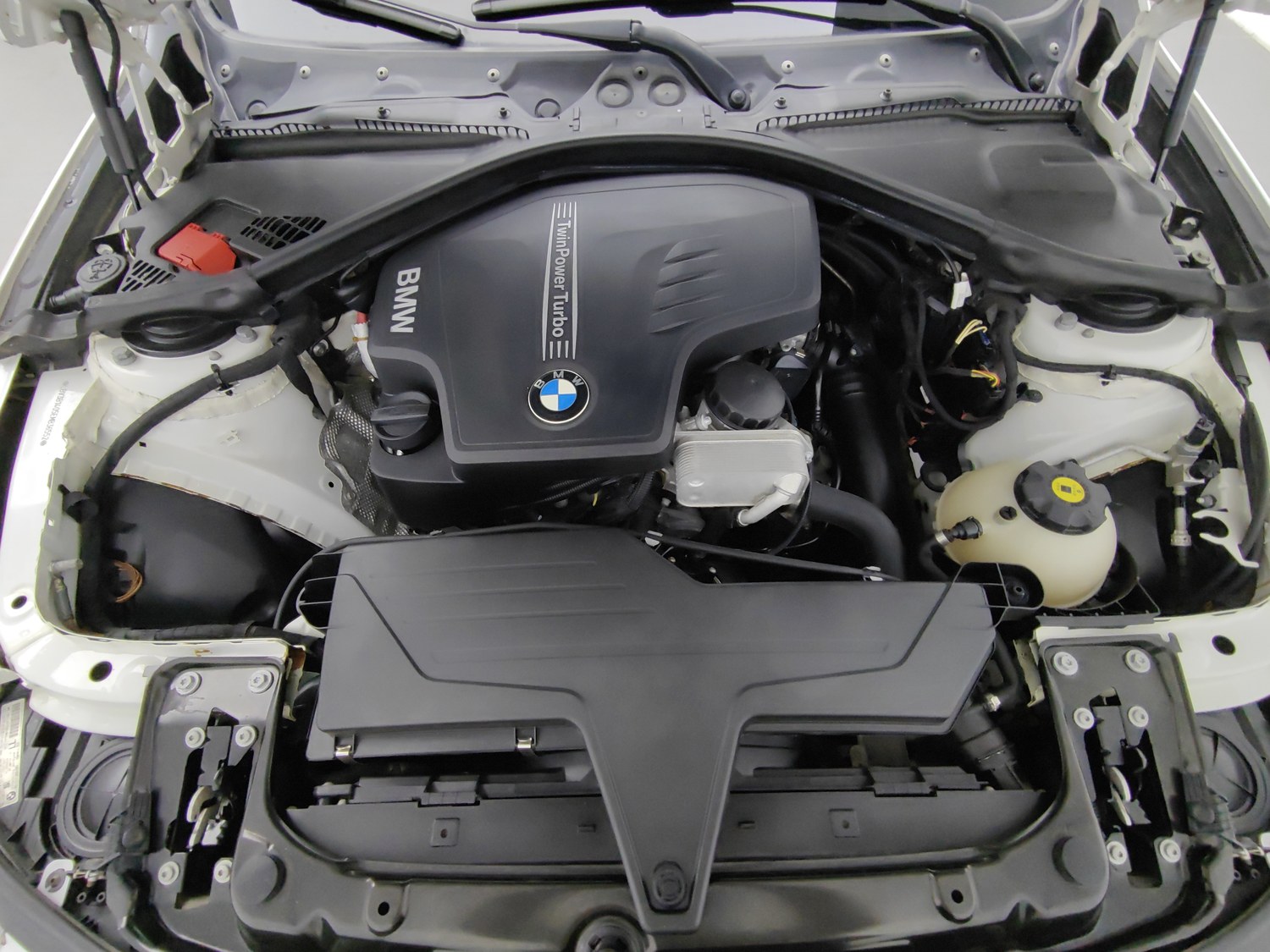 Used Bayerische Motoren Werke AG 3 Series 2014 2.0 AT