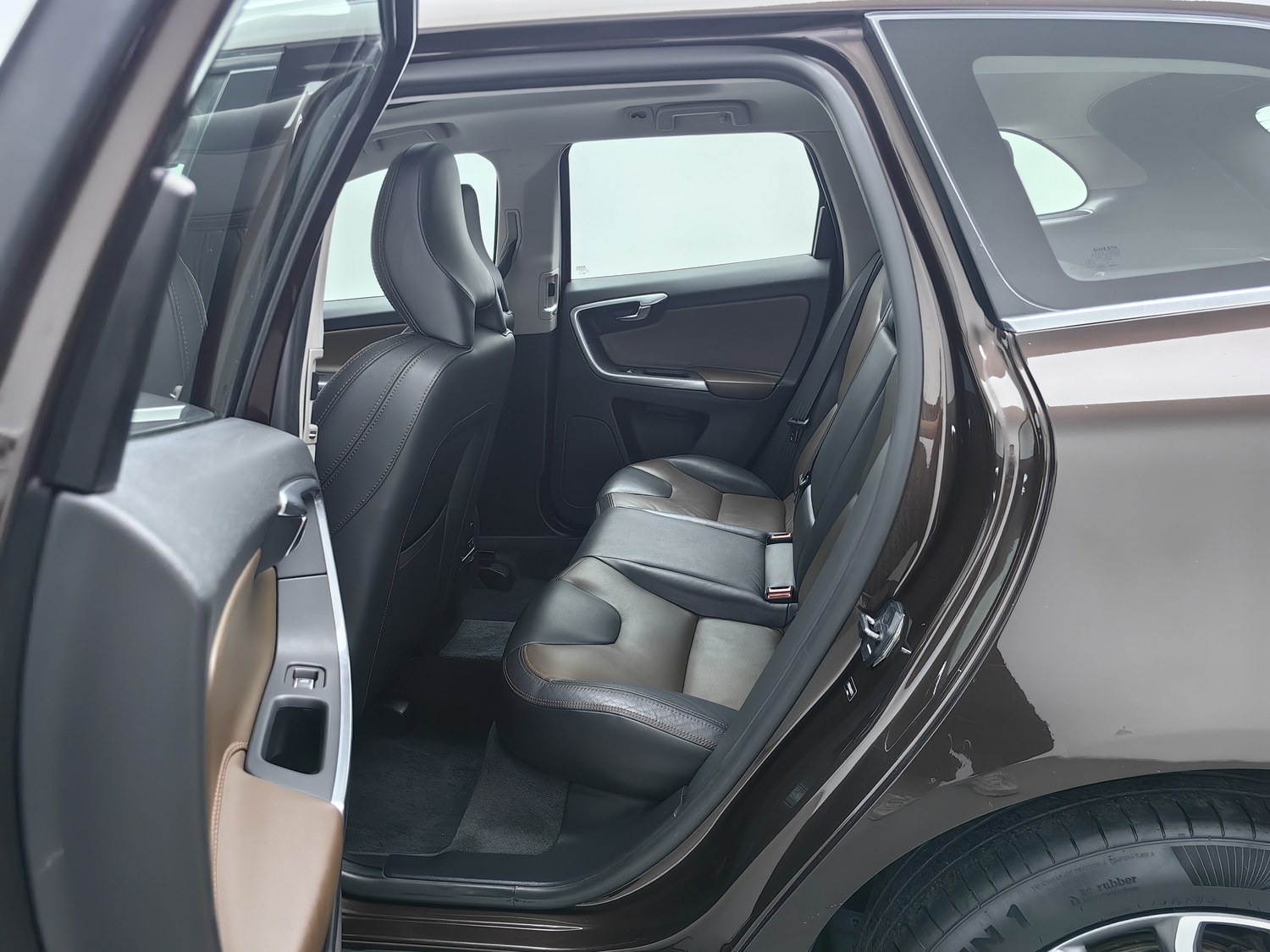 Used Volvo XC60 2017 2.0 AT