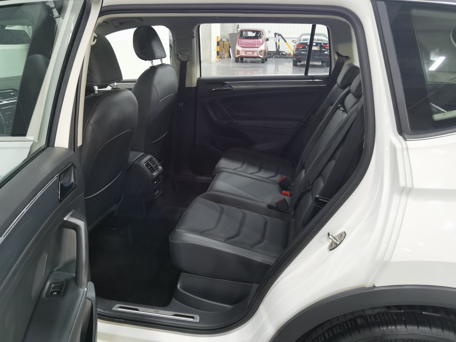 Used Volkswagen Tiguan L 2021 2.0 AT