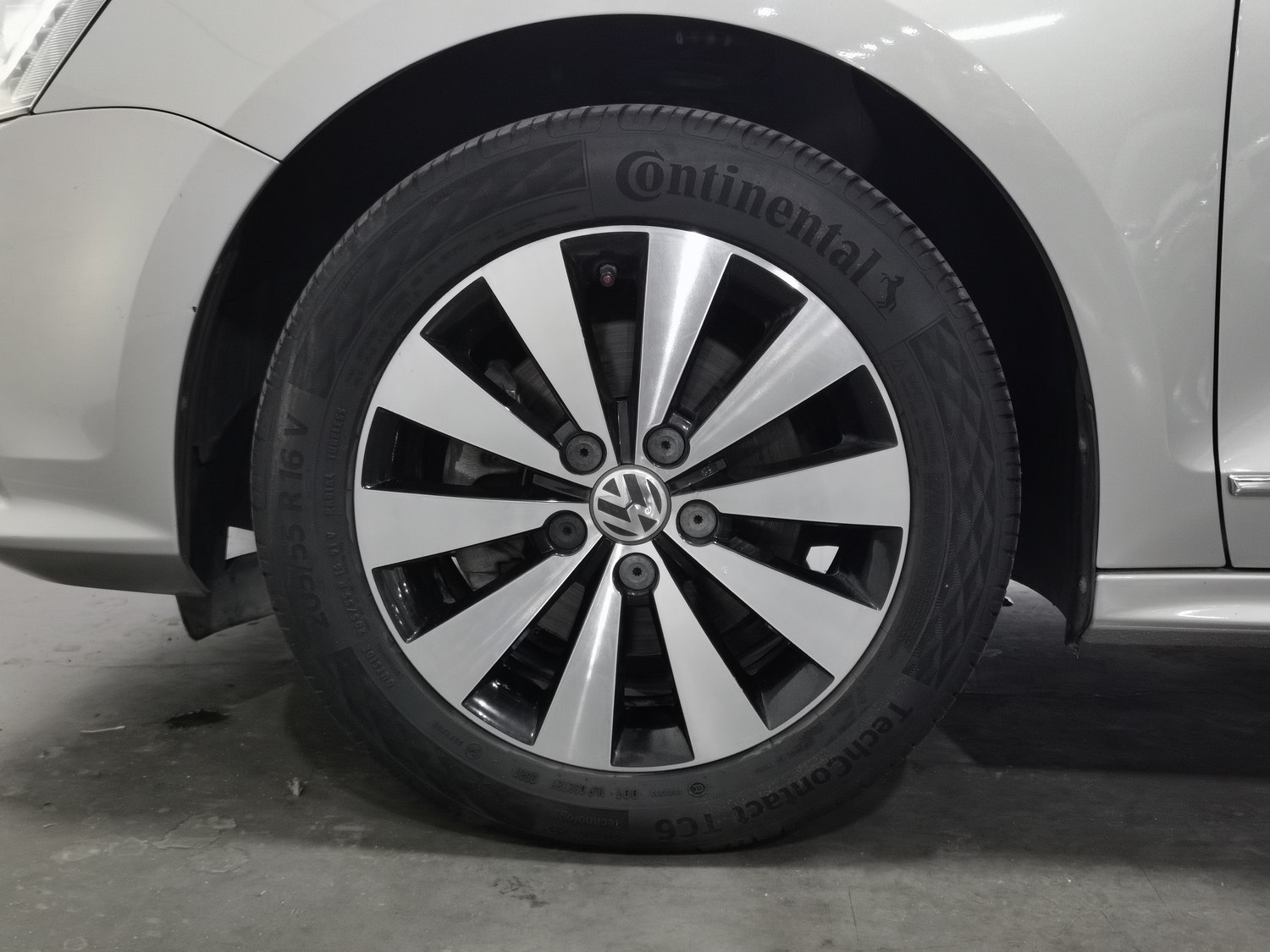 Used Volkswagen Sagitar 2015 1.4 AT