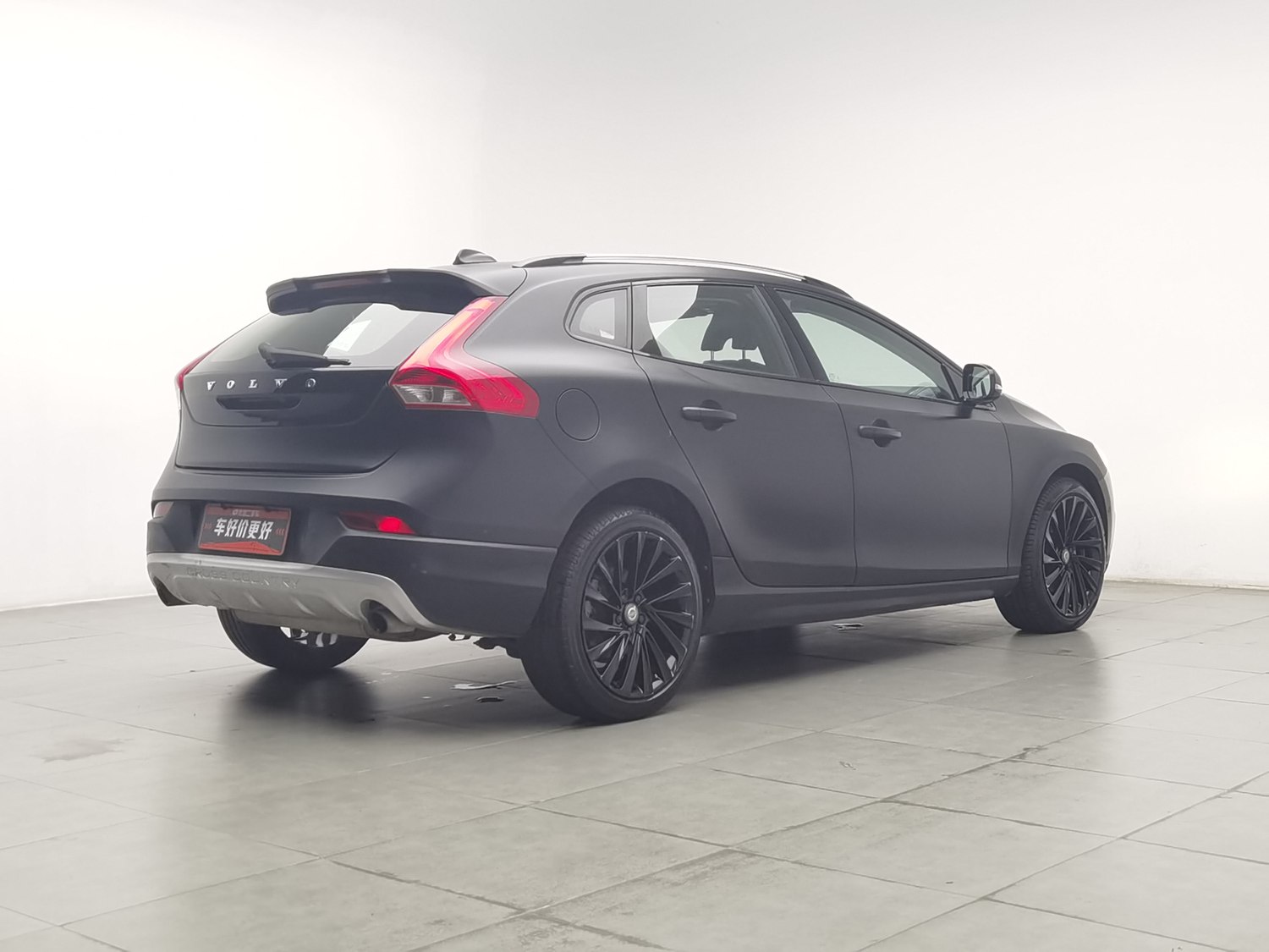 Used Volvo V40 2017 1.5 AT