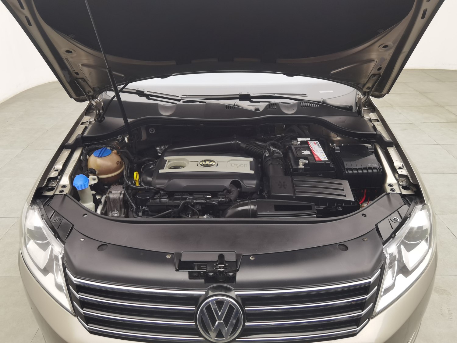 Used Volkswagen Magotan (Imported) 2012 2.0 AT