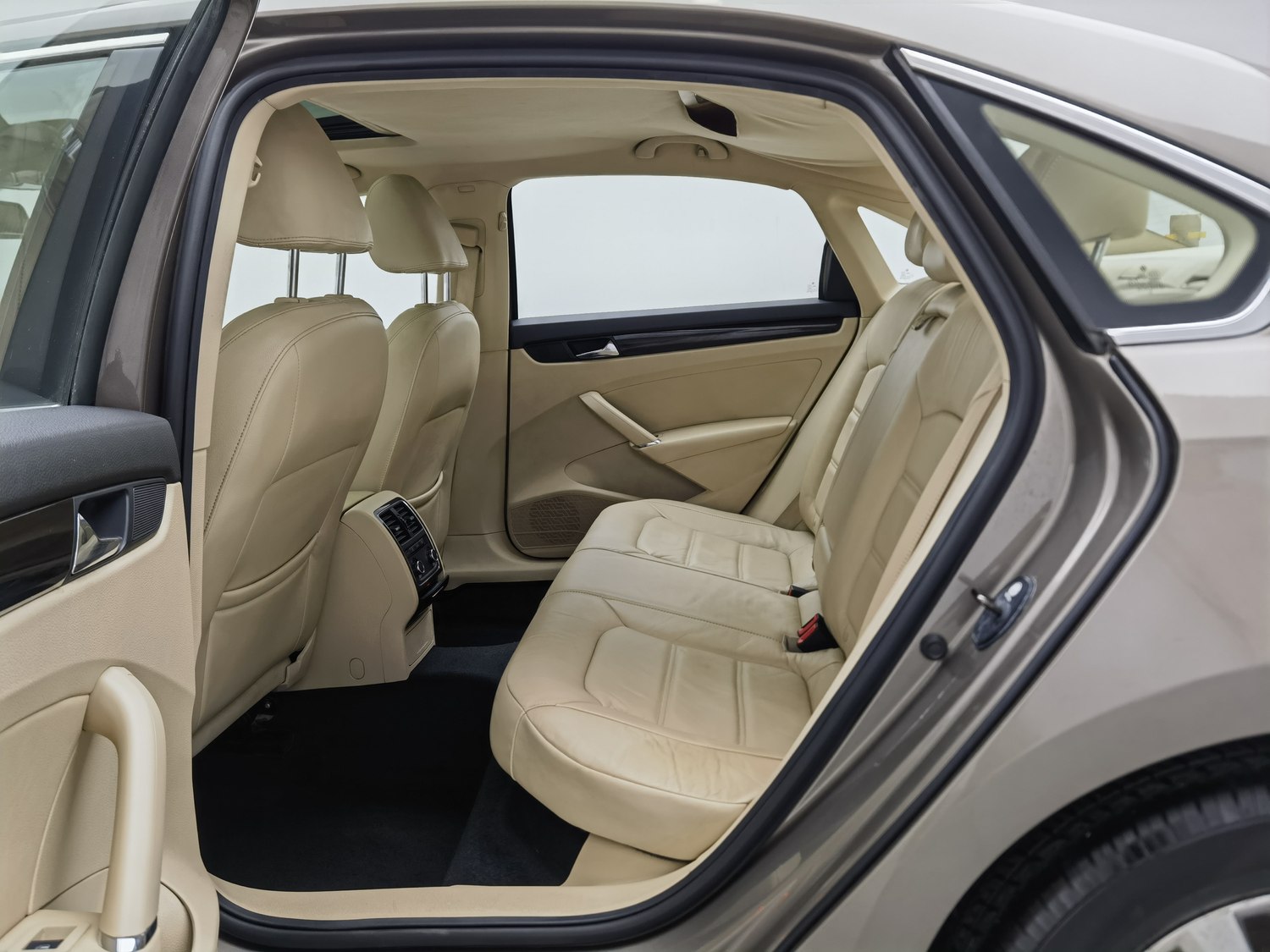 Used Volkswagen Passat 2011 1.8 AT