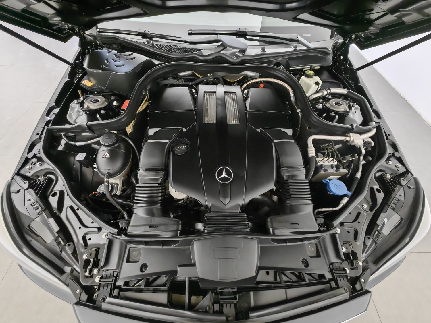 Used Mercedes-Benz E-Class 2015 3.0 AT