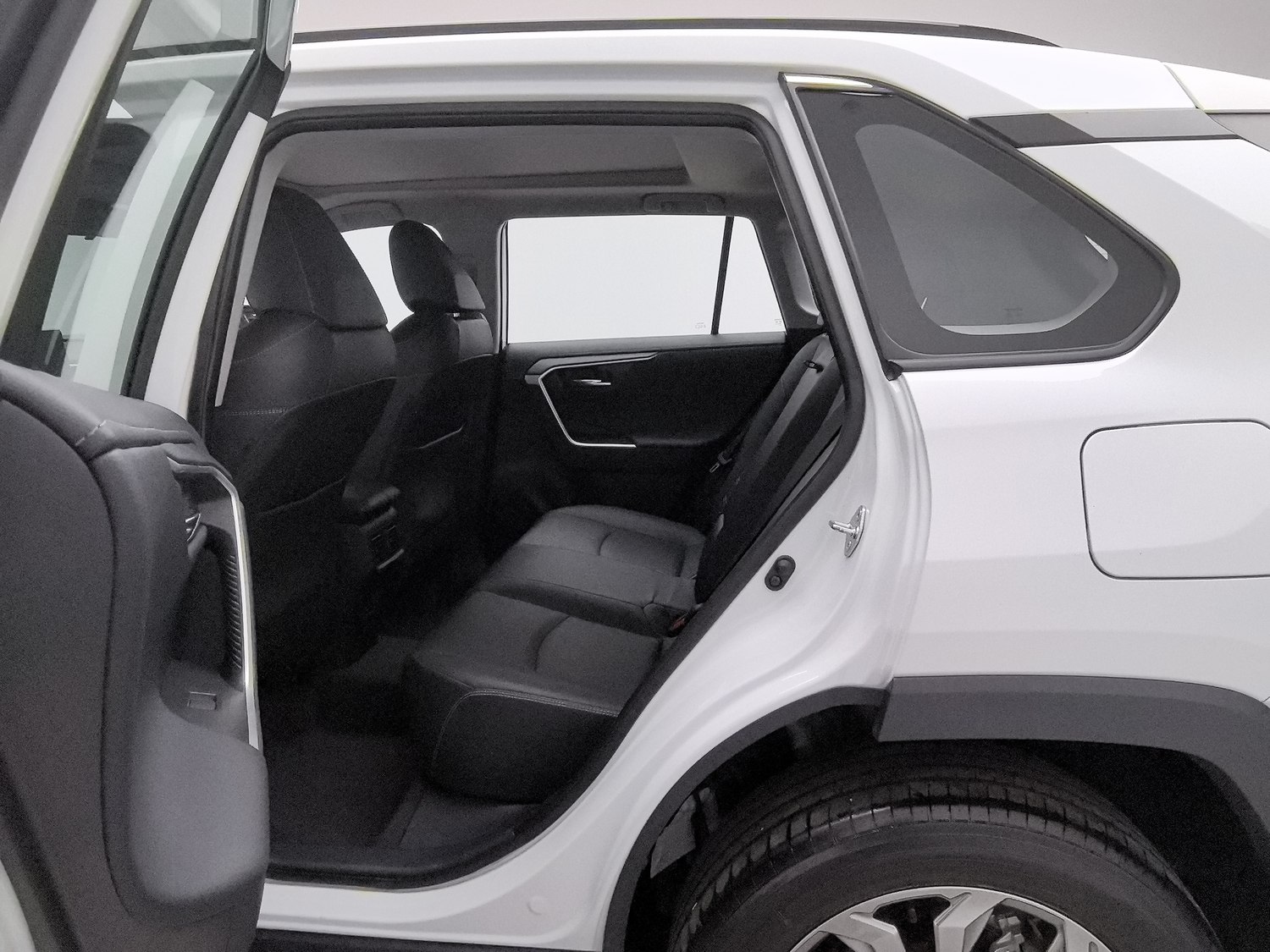 Used Toyota RAV4 2023 2.0 AT