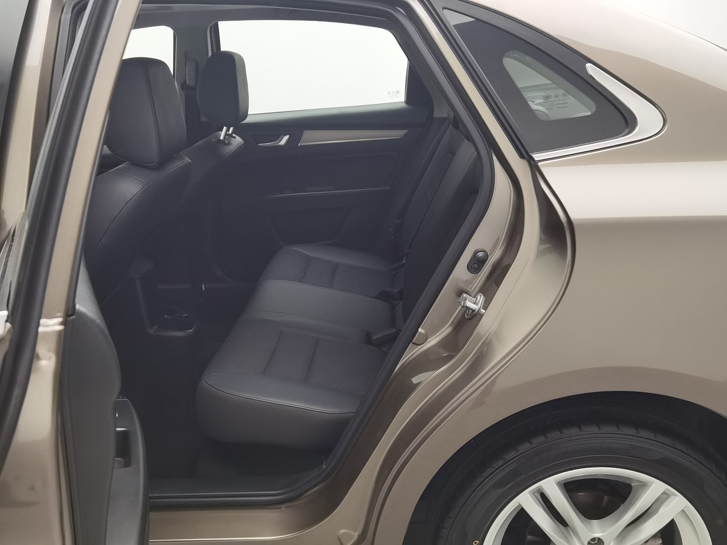 Used Bestune B30 2016 1.6 AT