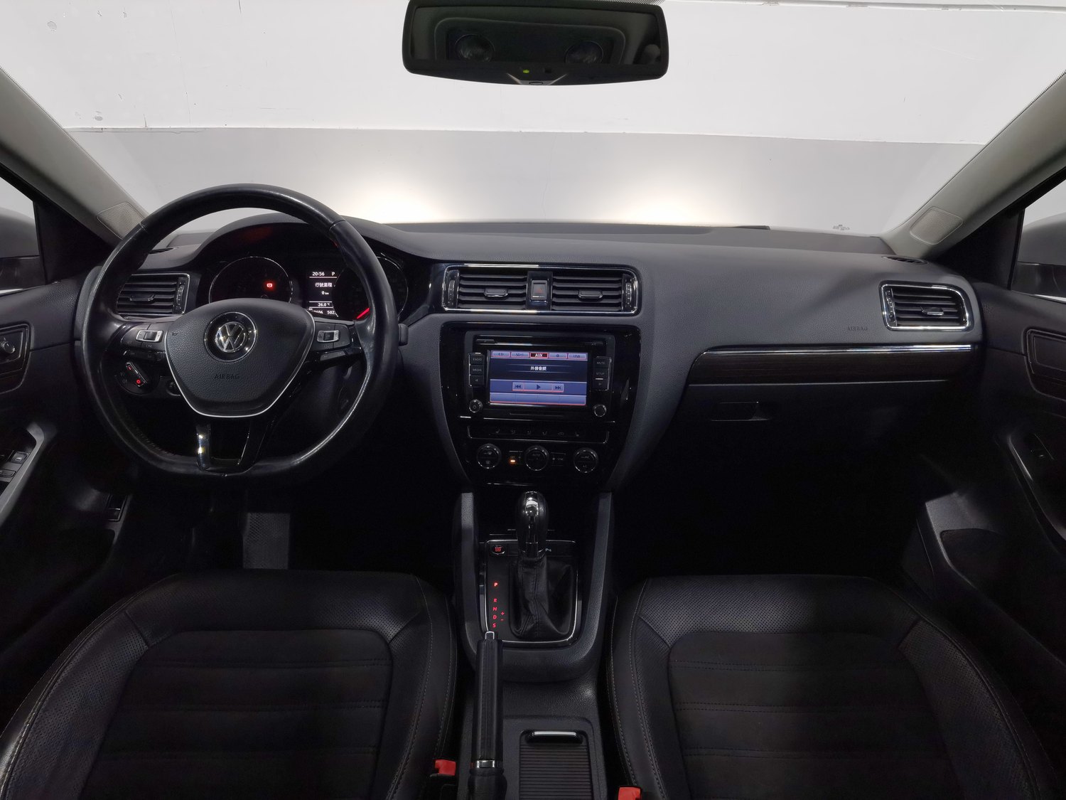 Used Volkswagen Sagitar 2015 1.4 AT