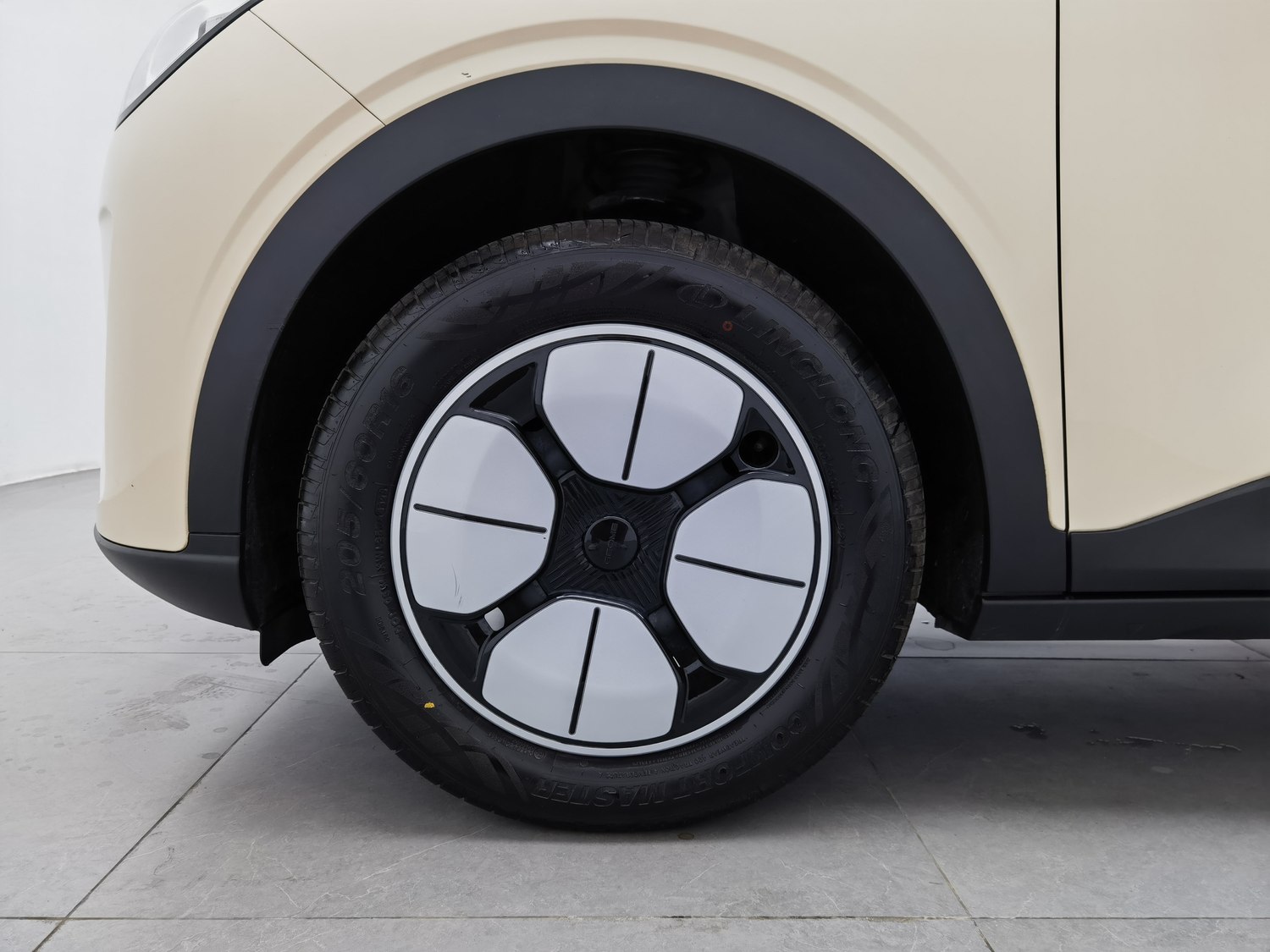 Used Geely Galaxy Xingyuan 2025