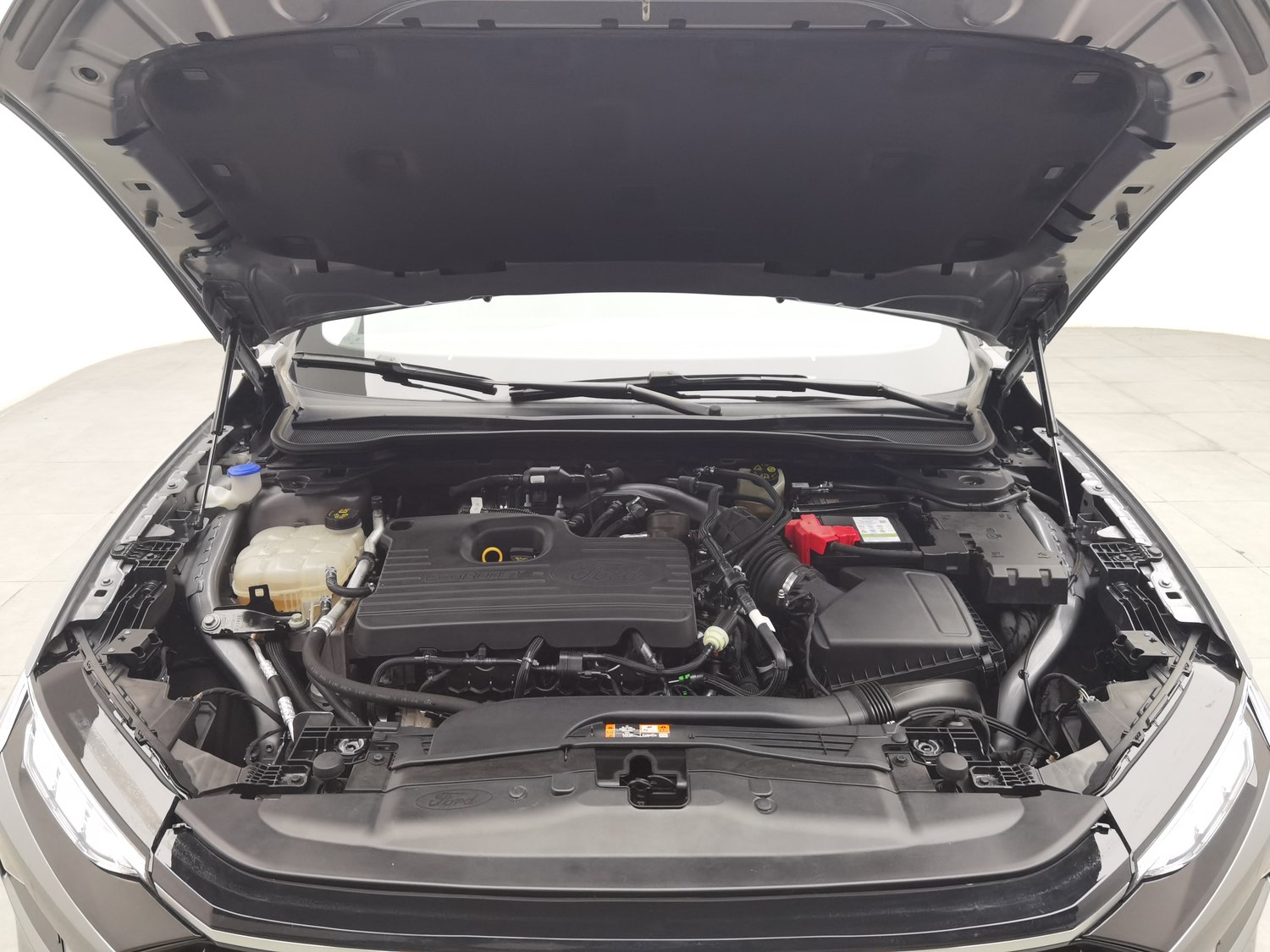 Used Ford Mondeo 2022 2.0 AT