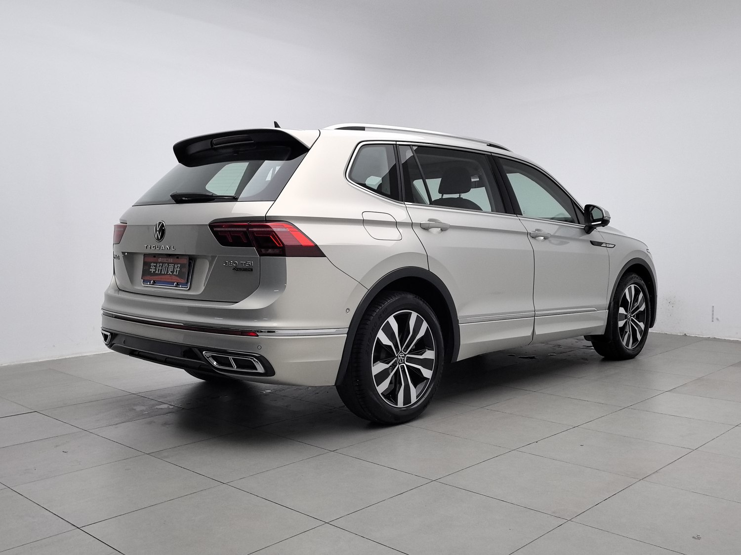 Used Volkswagen Tiguan L 2022 2.0 AT