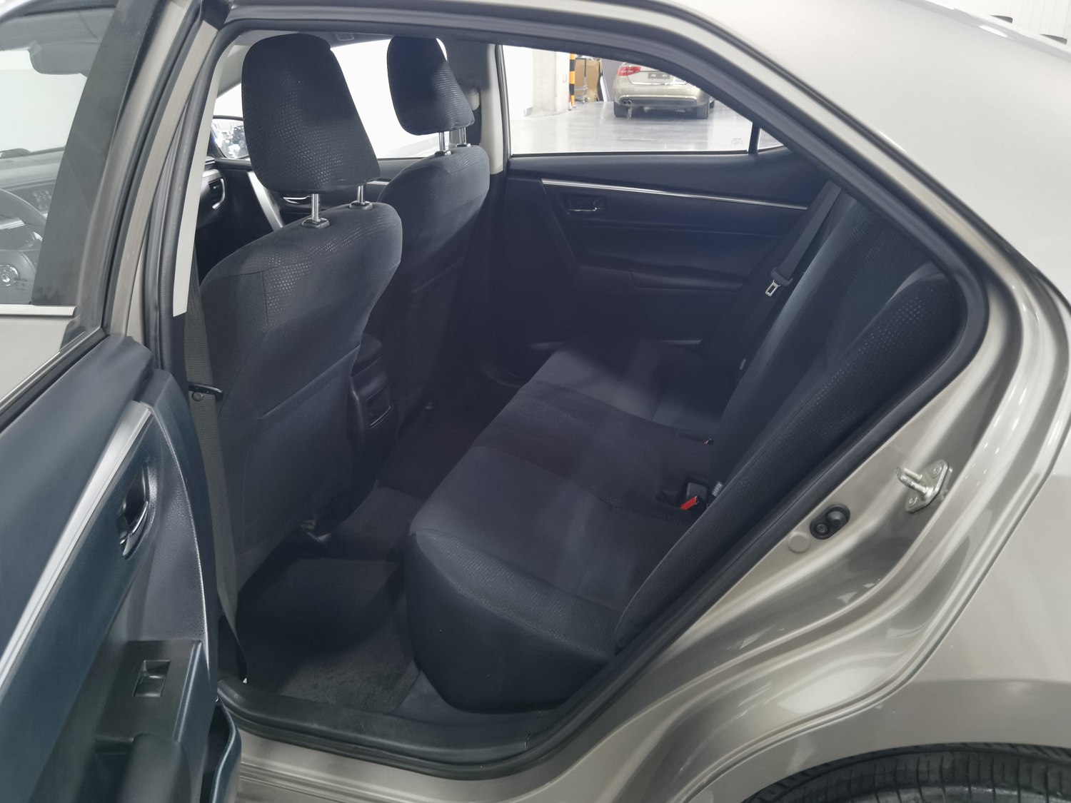 Used Toyota Corolla 2017 1.6 AT