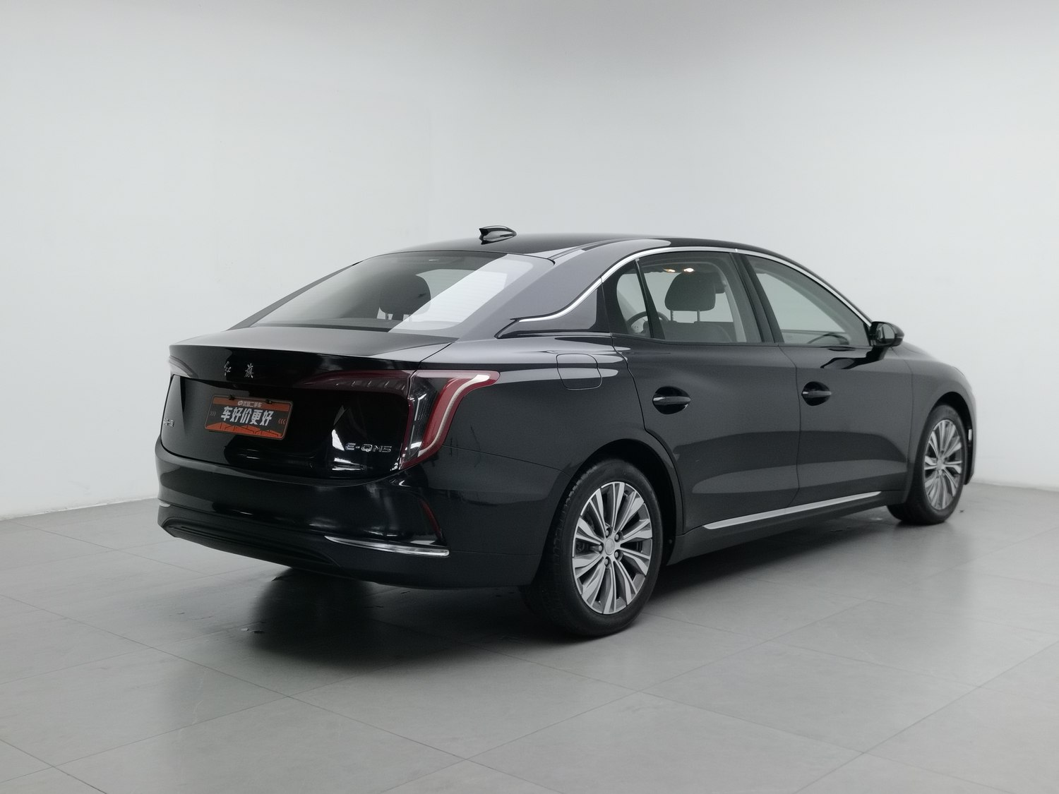 Used Hongqi E-QM5 2022