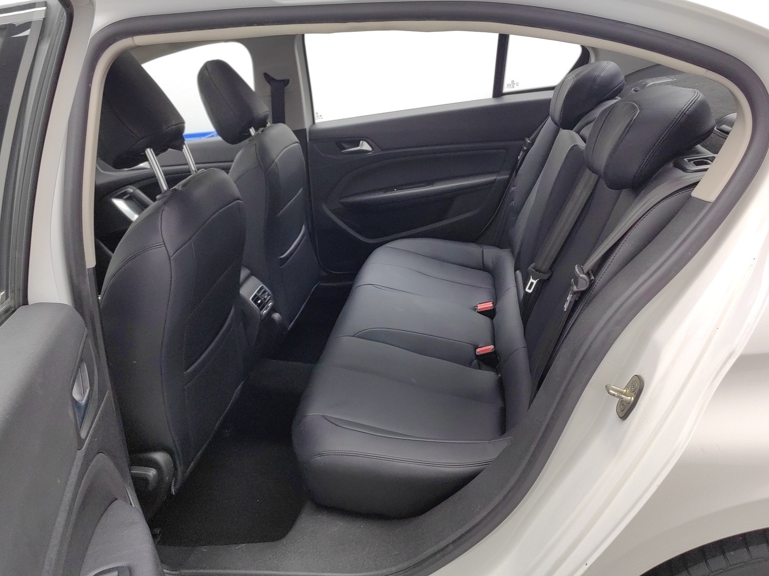 Used Peugeot 408 2015 1.2 AT