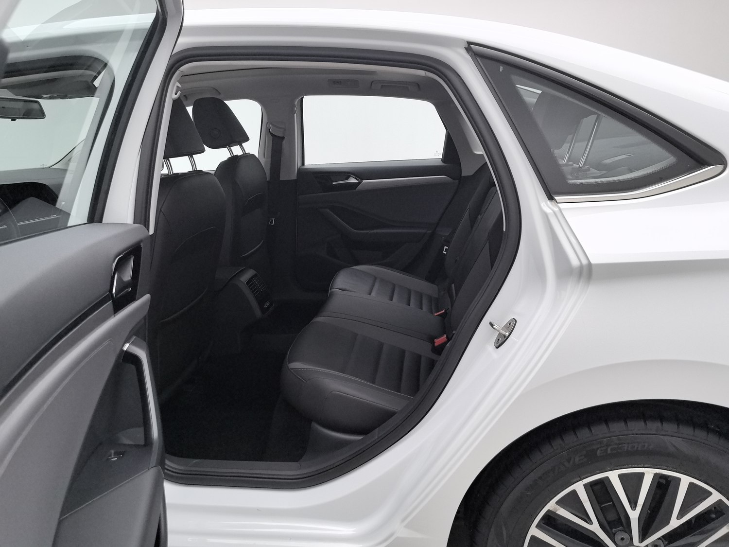 Used Volkswagen Sagitar 2021 1.4 AT