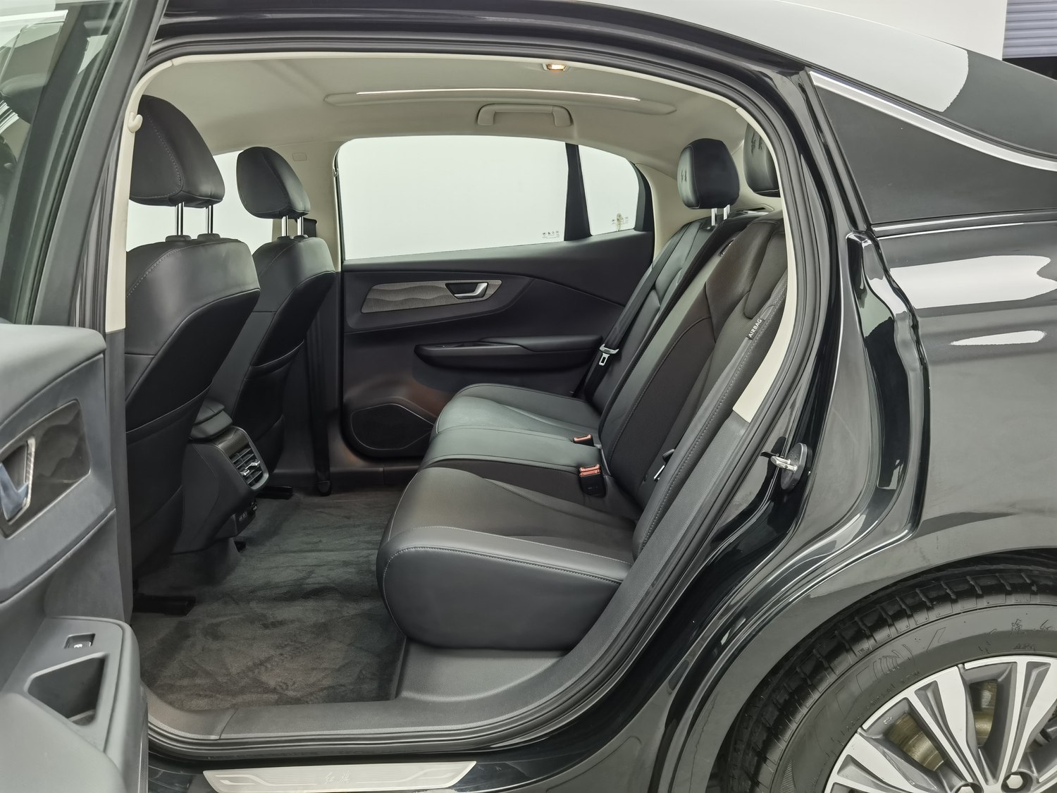 Used Hongqi E-QM5 2022