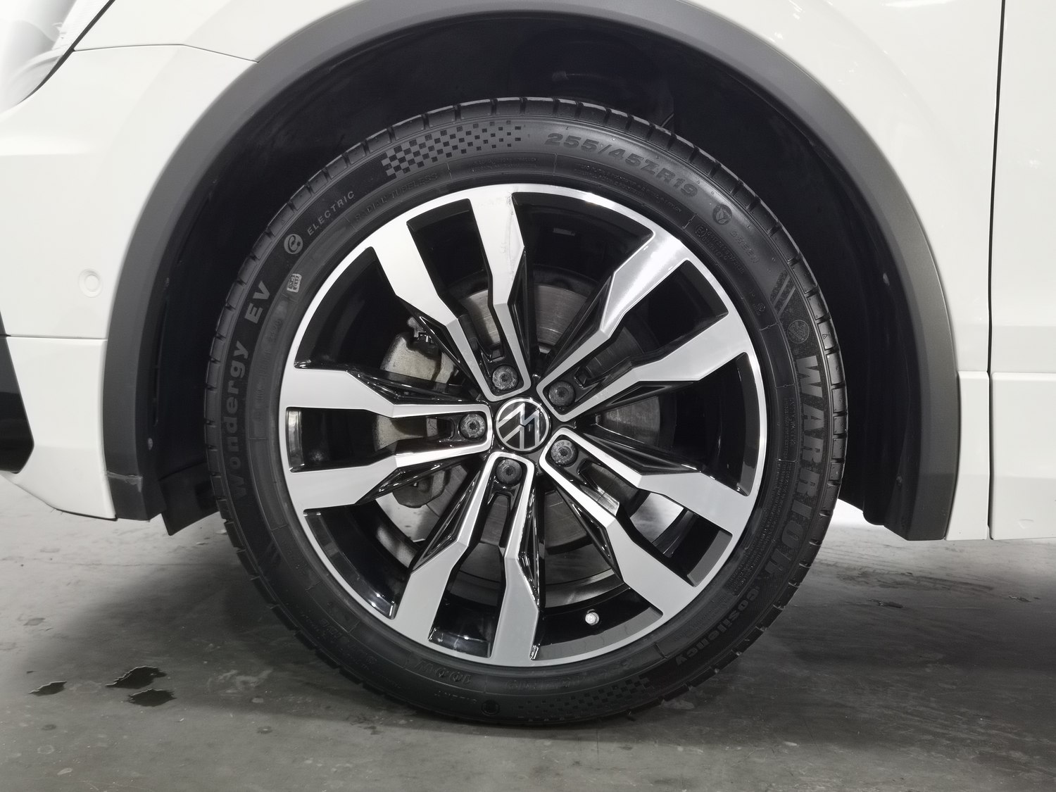 Used Volkswagen Tiguan L 2021 2.0 AT