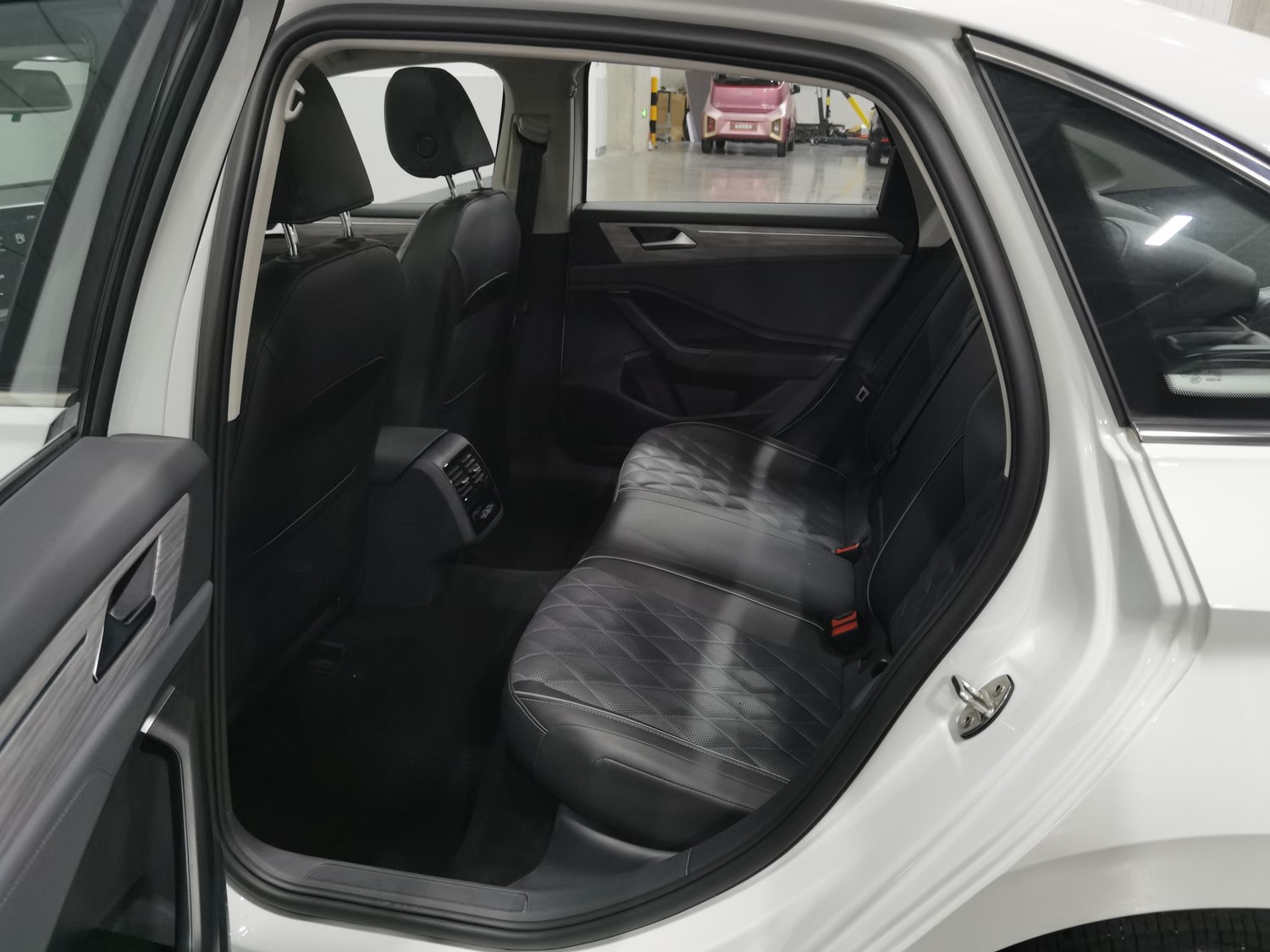 Used Volkswagen Sagitar 2023 1.5 AT