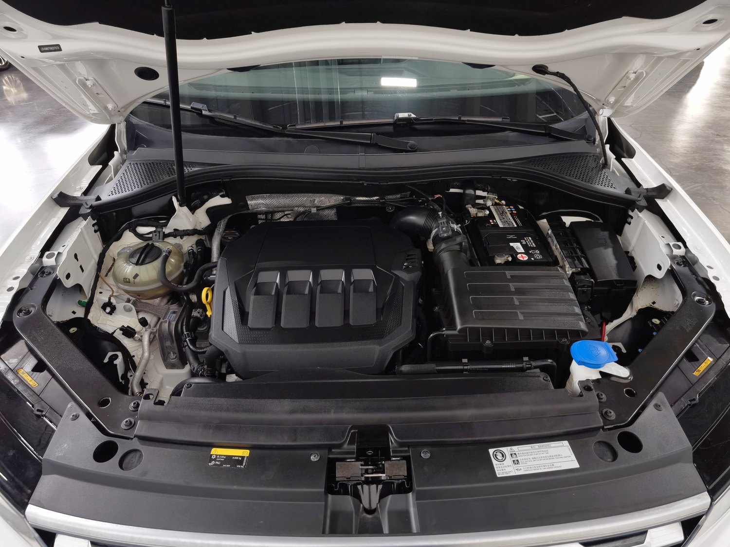 Used Volkswagen Tiguan L 2021 2.0 AT