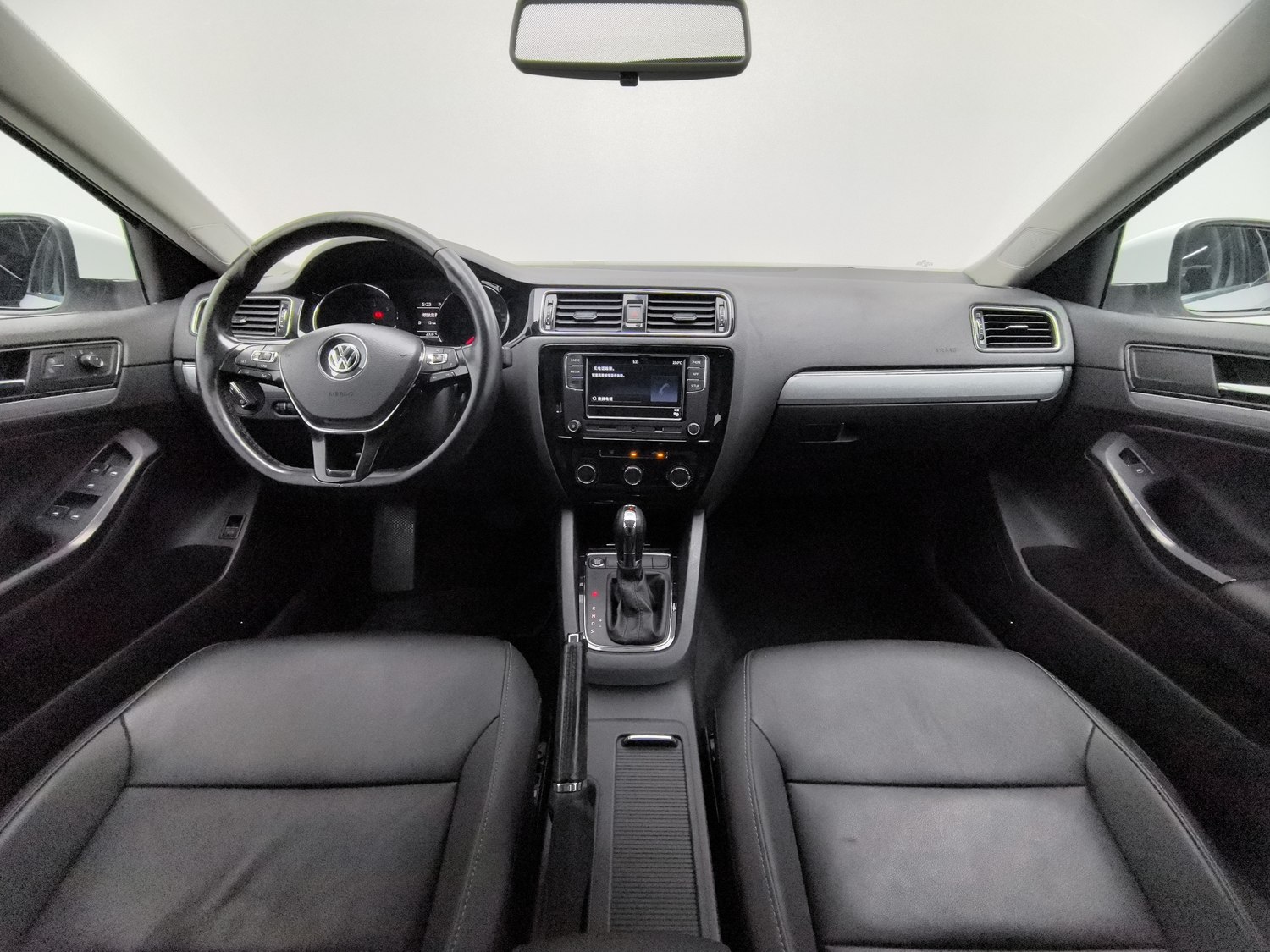 Used Volkswagen Sagitar 2018 1.4 AT