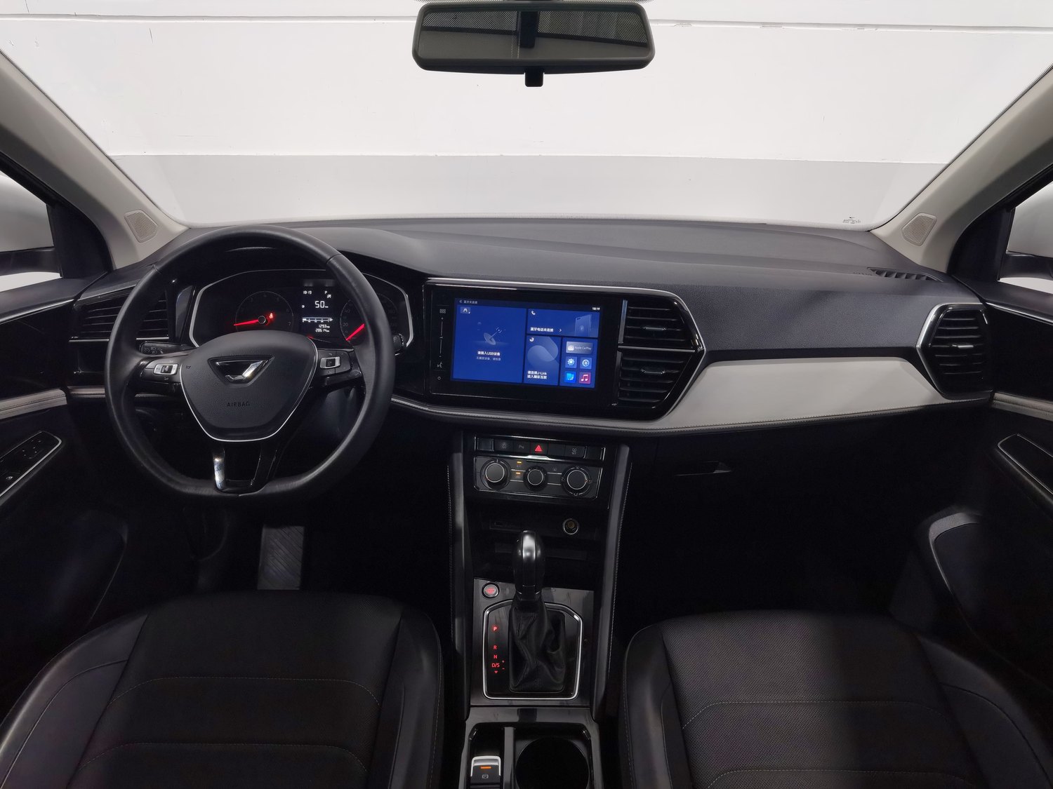Used Jetta VS5 2024 1.4 AT
