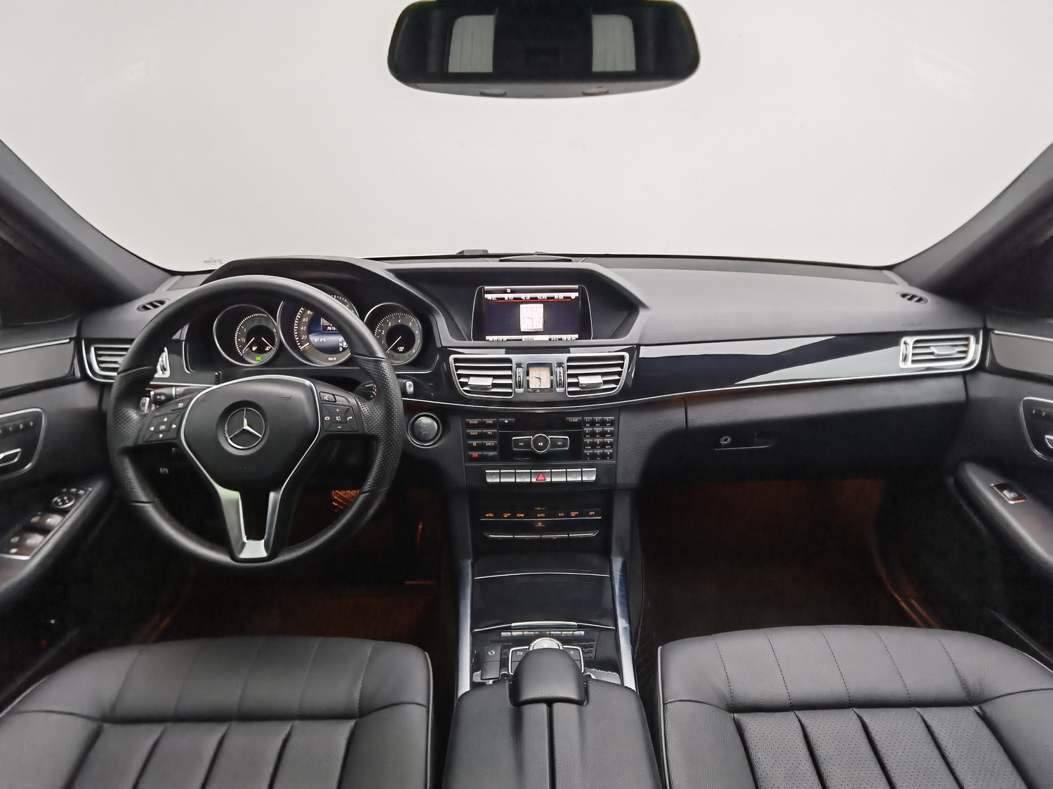 Used Mercedes-Benz E-Class 2015 2.0 AT