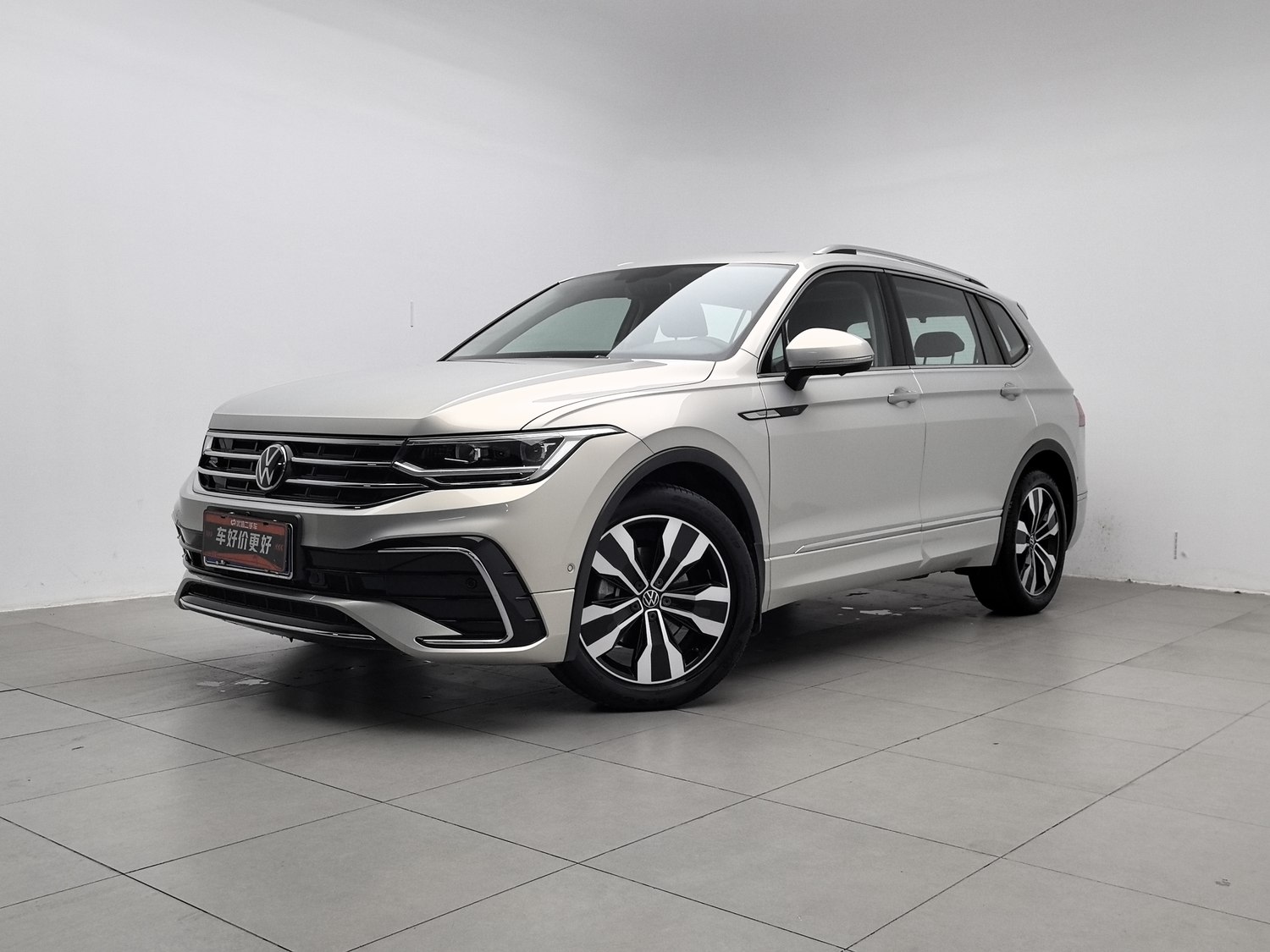 Used Volkswagen Tiguan L 2022 2.0 AT