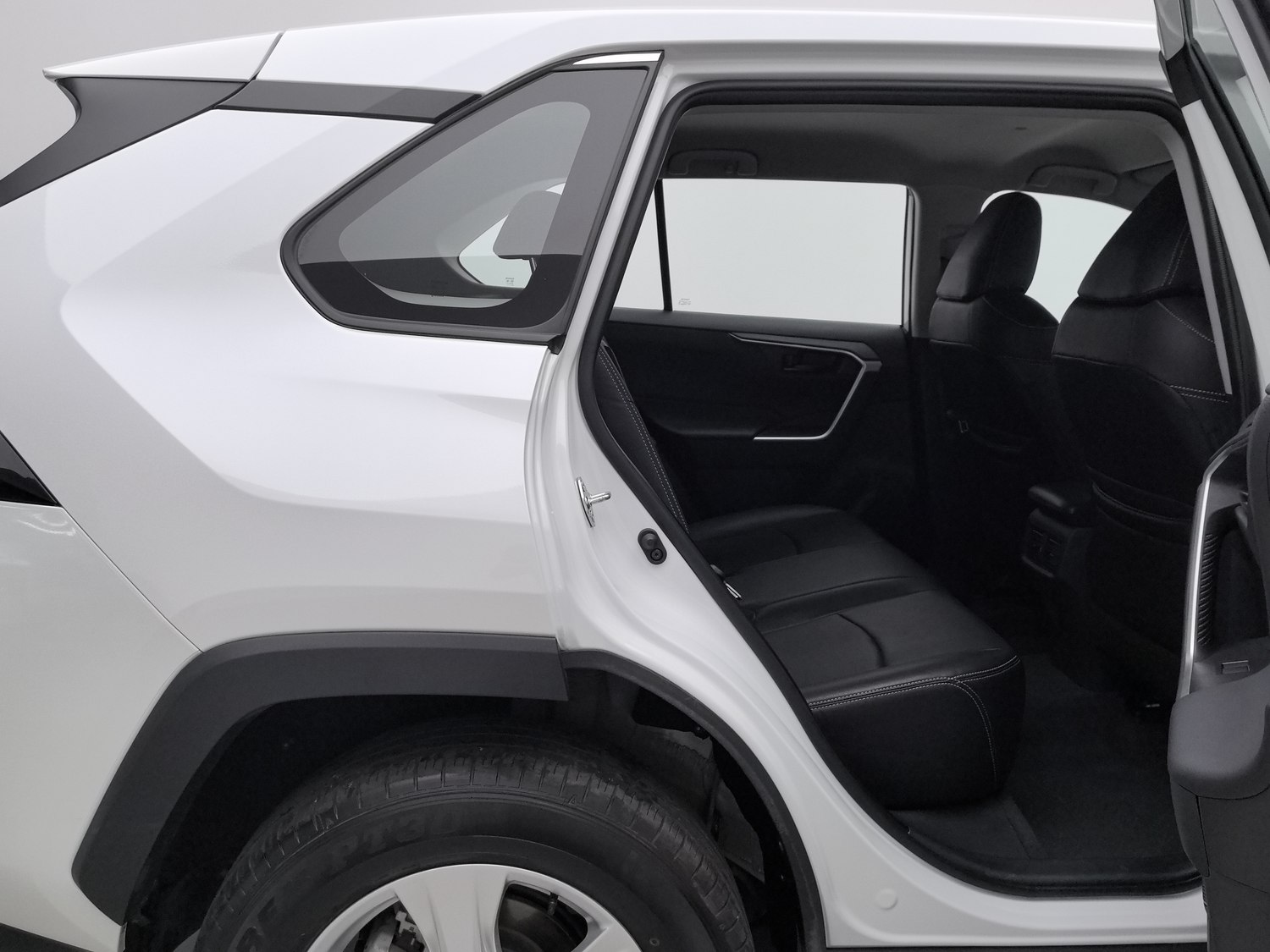 Used Toyota RAV4 2023 2.0 AT