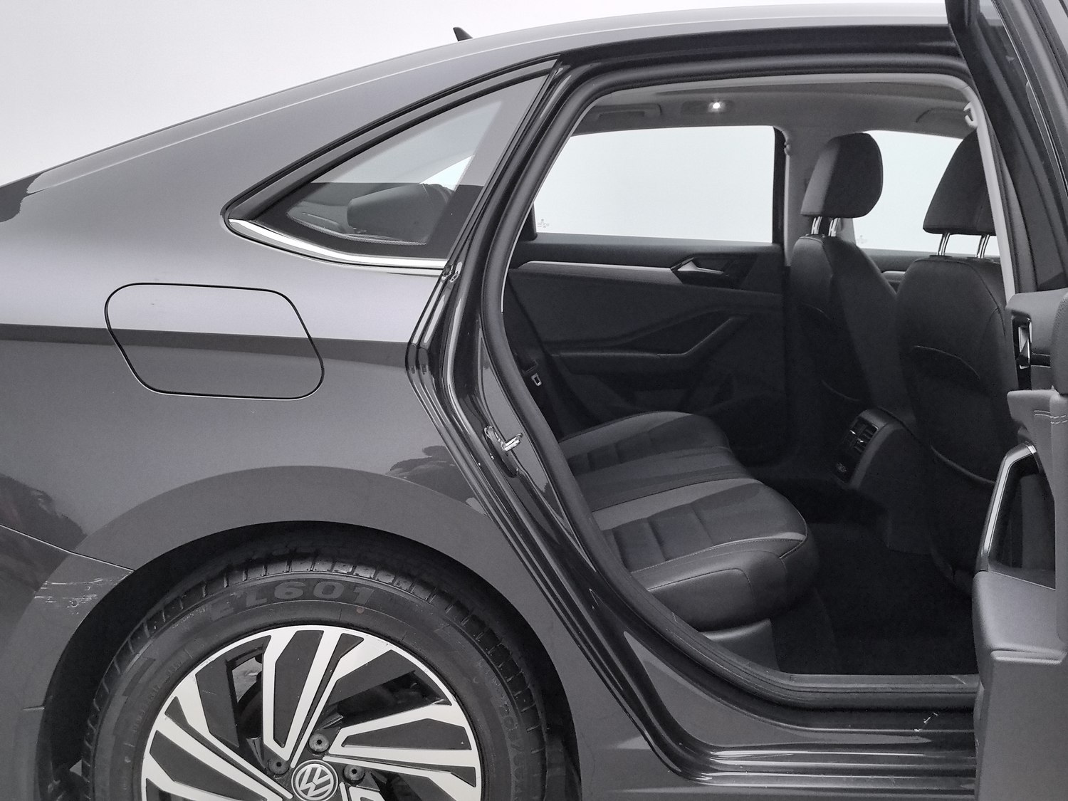 Used Volkswagen Sagitar 2021 1.4 AT