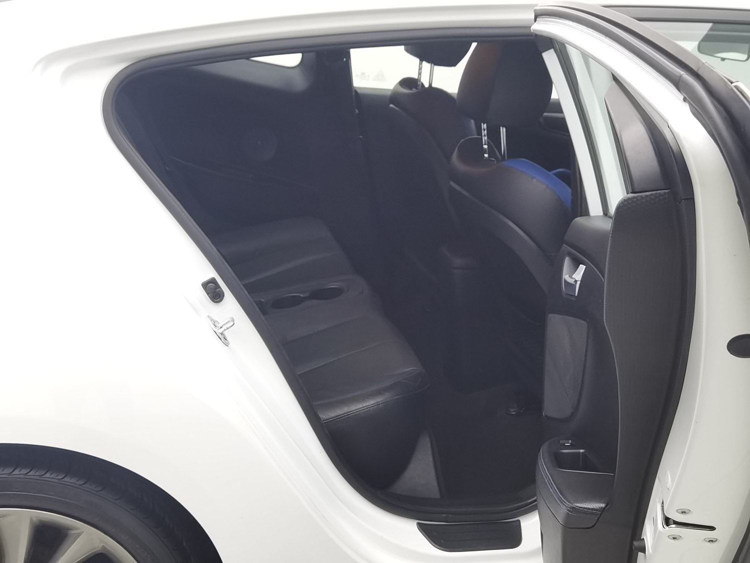 Used Hyundai Veloster 2015 1.6 AT