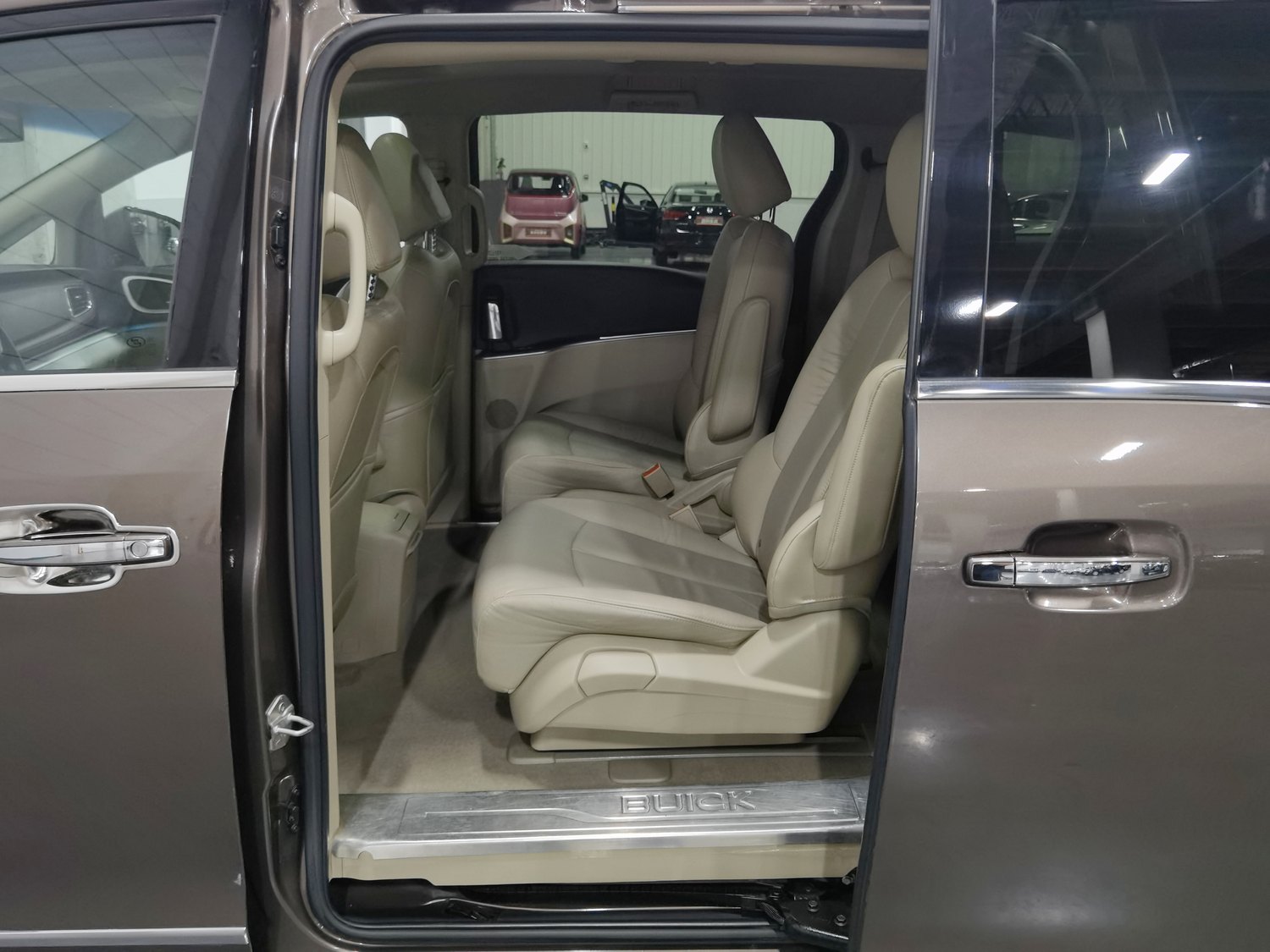 Used Buick GL8 2017 2.5 AT