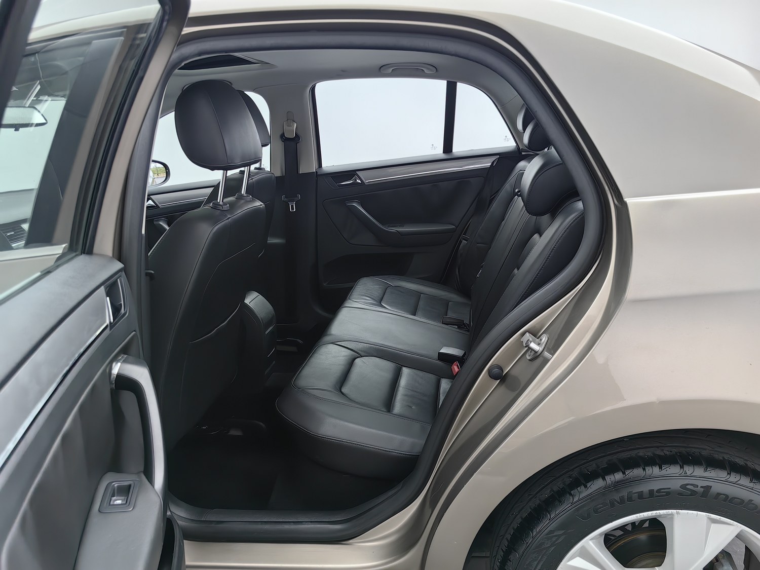 Used Volkswagen Bora 2013 1.6 AT