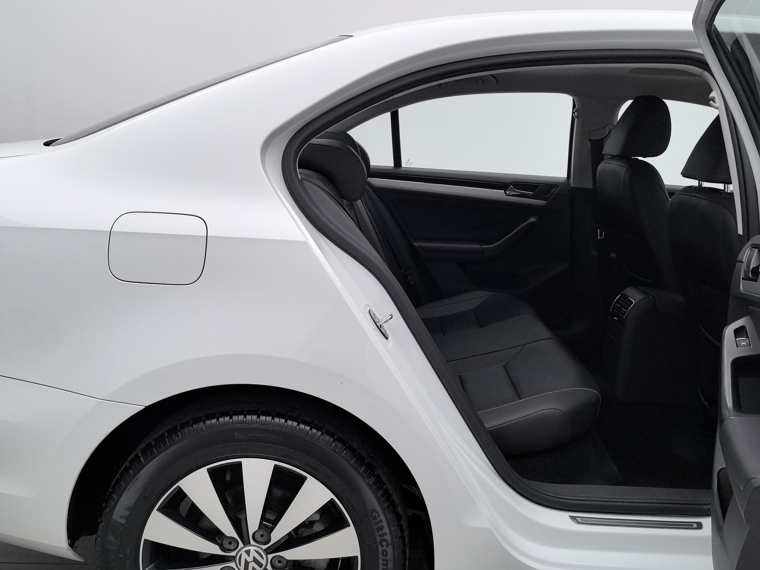 Used Volkswagen Sagitar 2018 1.6 AT