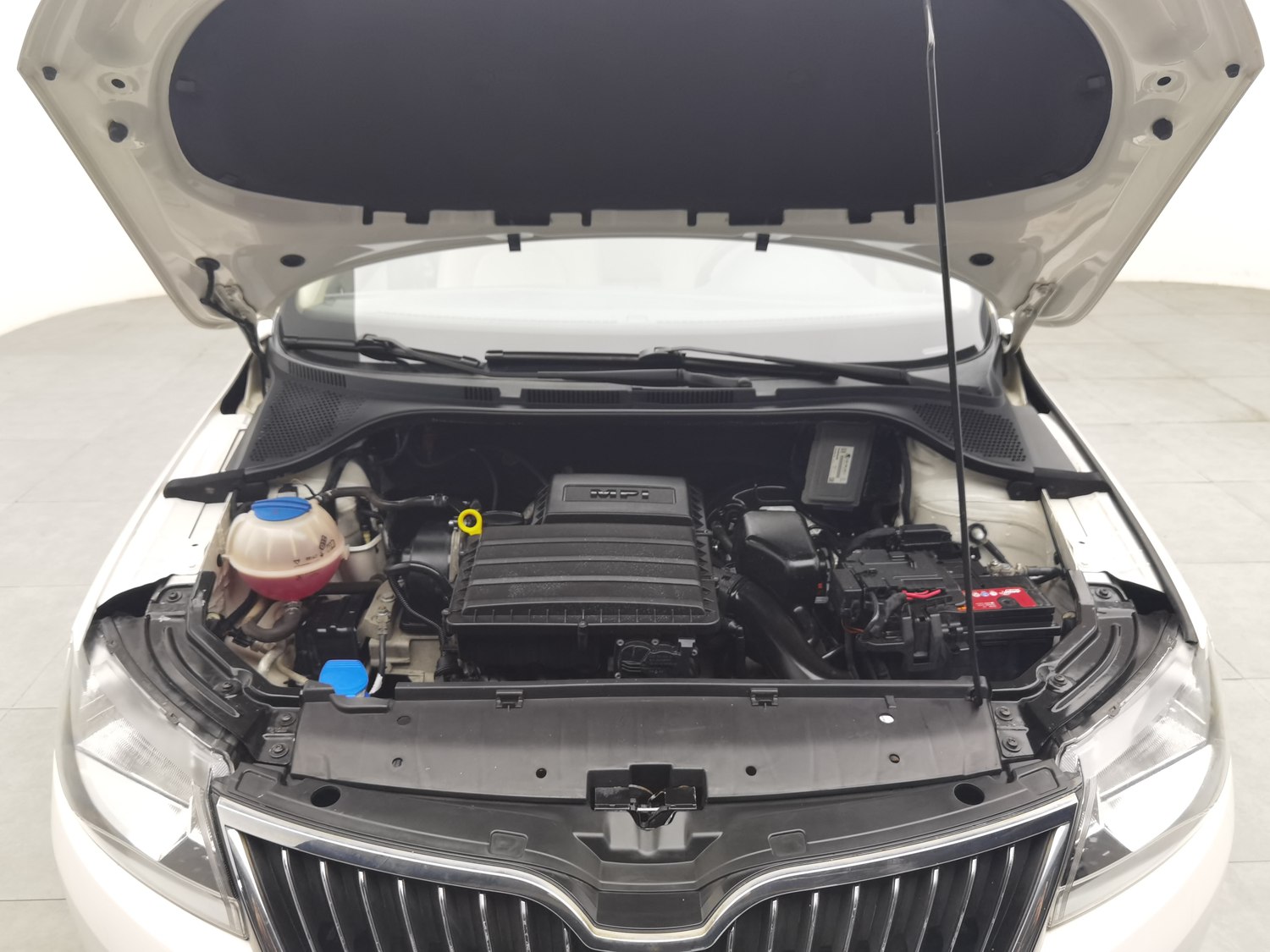 Used Skoda Rapid 2013 1.6 AT