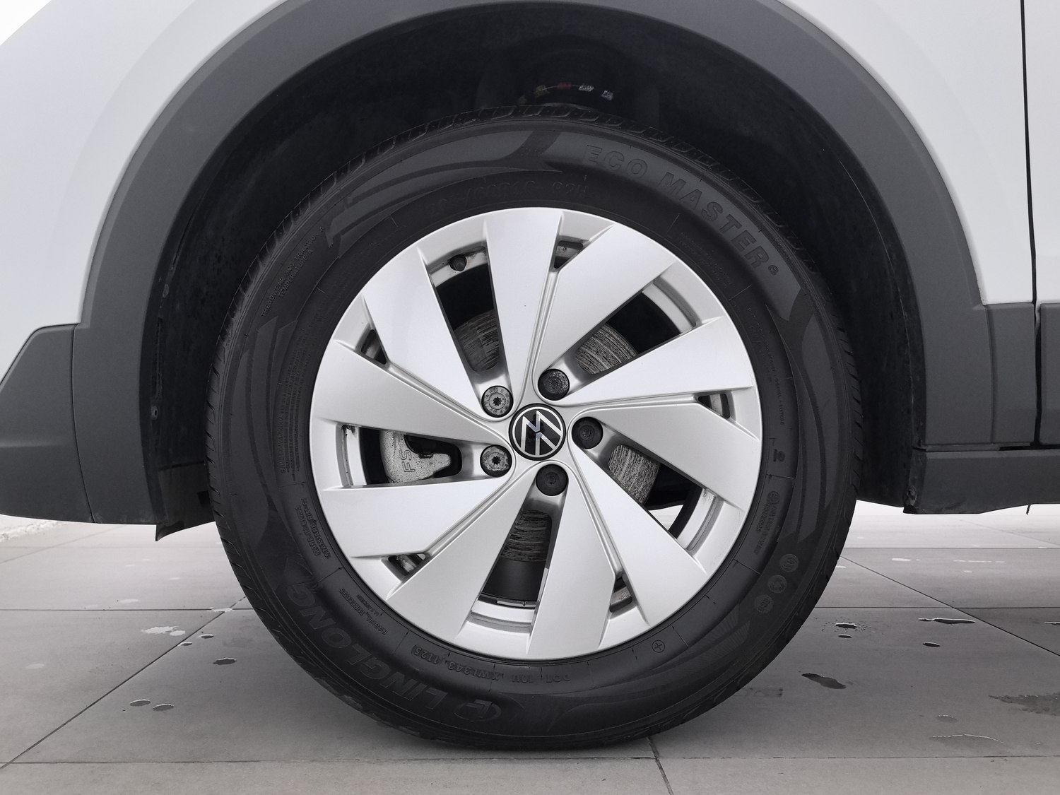 Used Volkswagen Tharu L 2025 1.5 AT