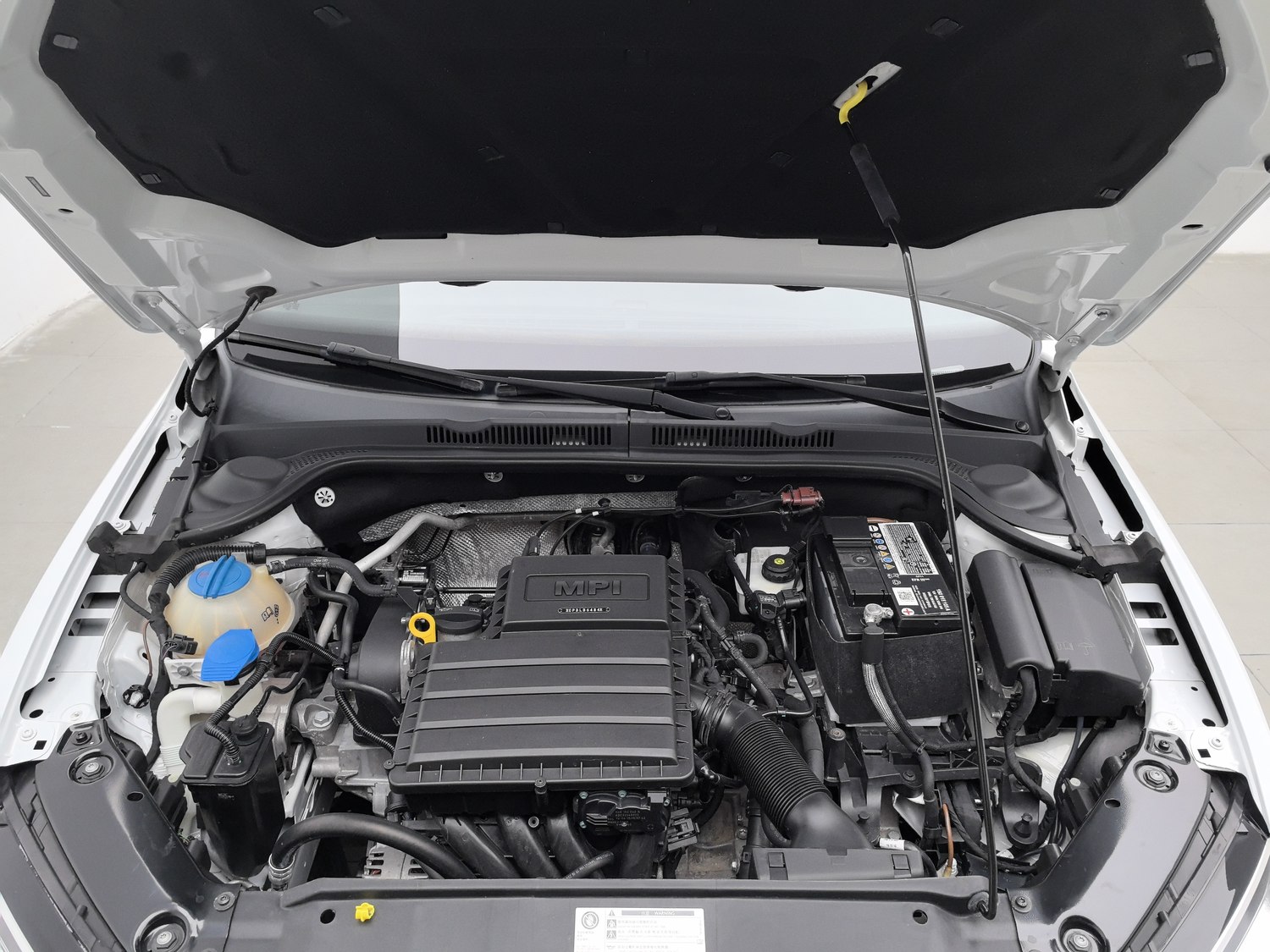 Used Volkswagen Sagitar 2018 1.6 AT