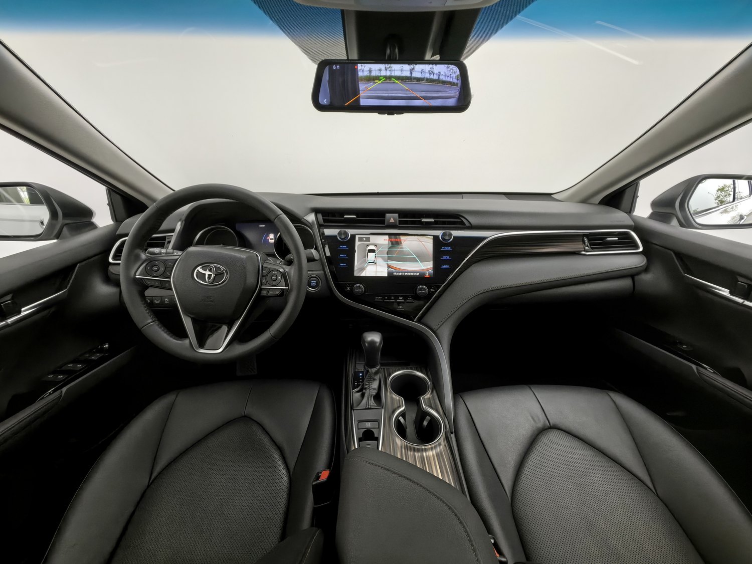 Used Toyota Camry 2019 2.0 AT