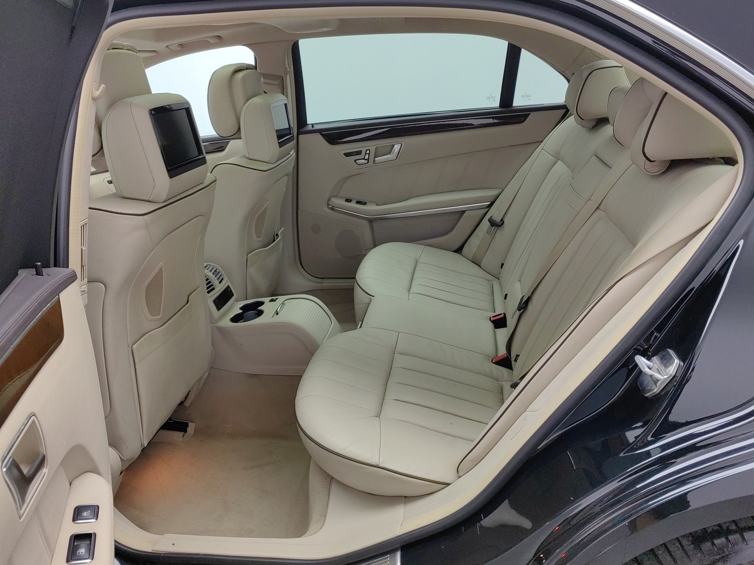Used Mercedes-Benz E-Class 2015 3.0 AT