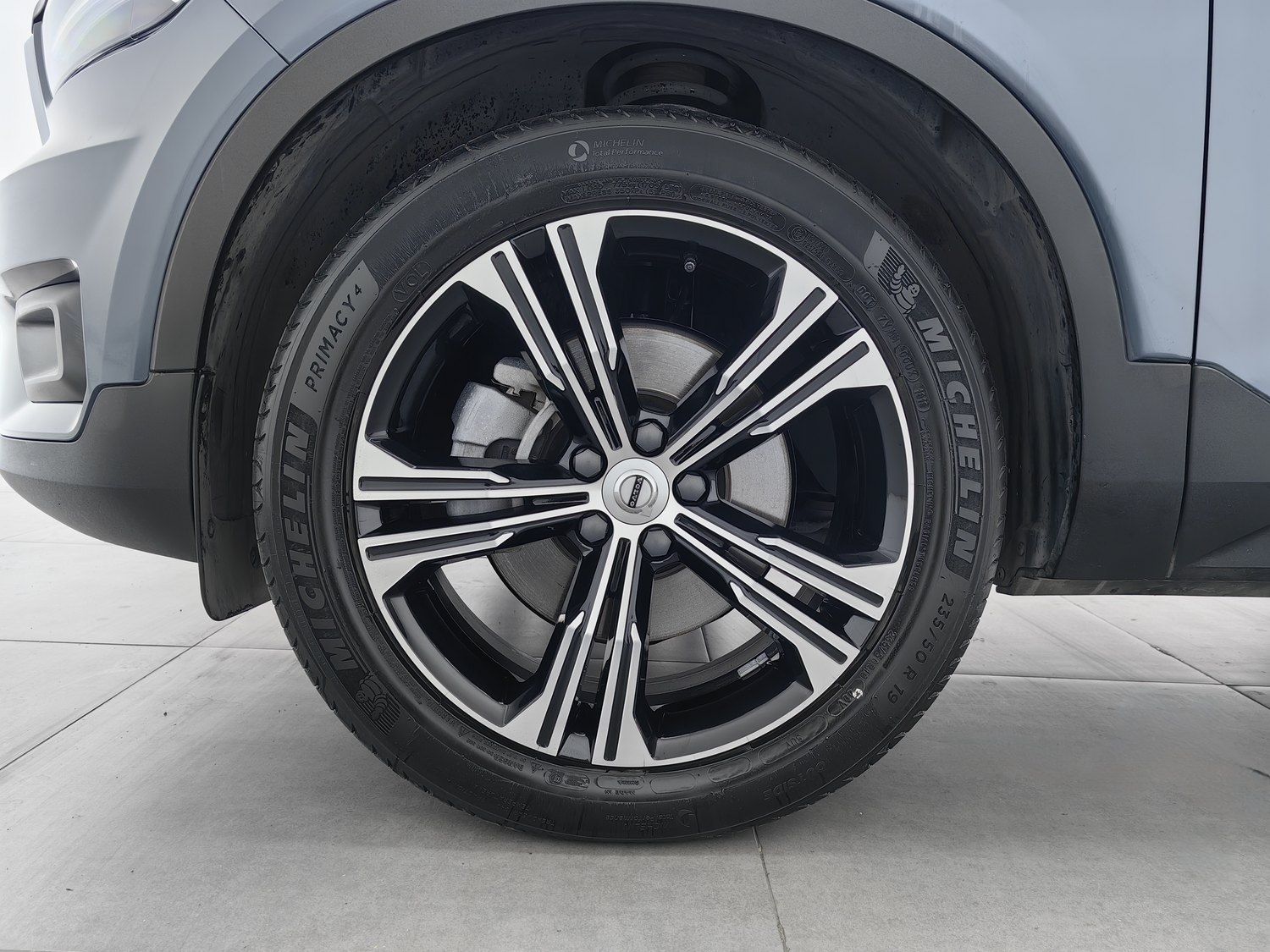 Used Volvo XC40 2020 2.0 AT