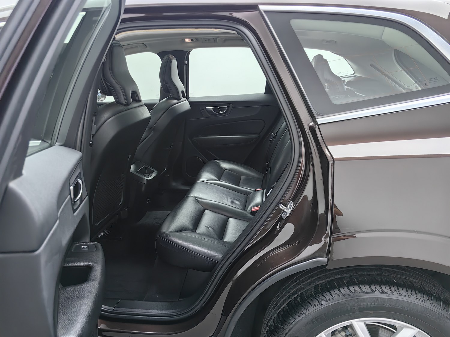 Used Volvo XC60 2019 2.0 AT