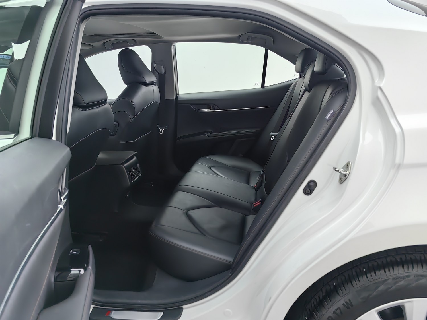 Used Toyota Camry 2019 2.0 AT