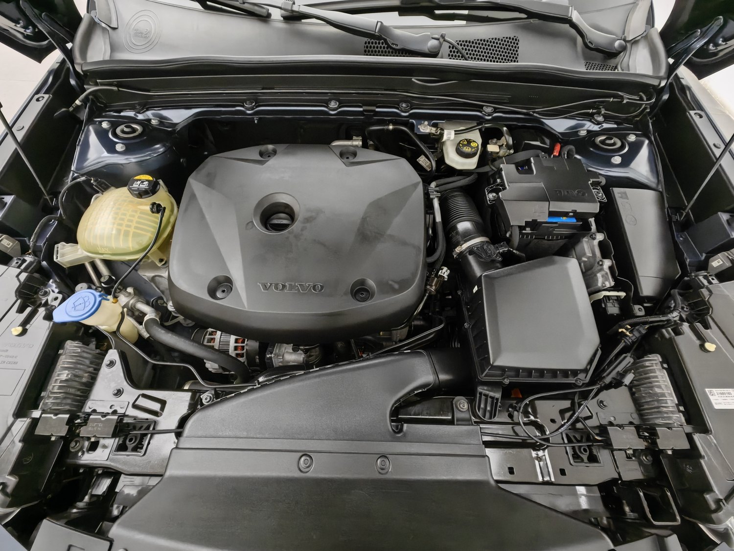 Used Volvo XC40 2020 2.0 AT