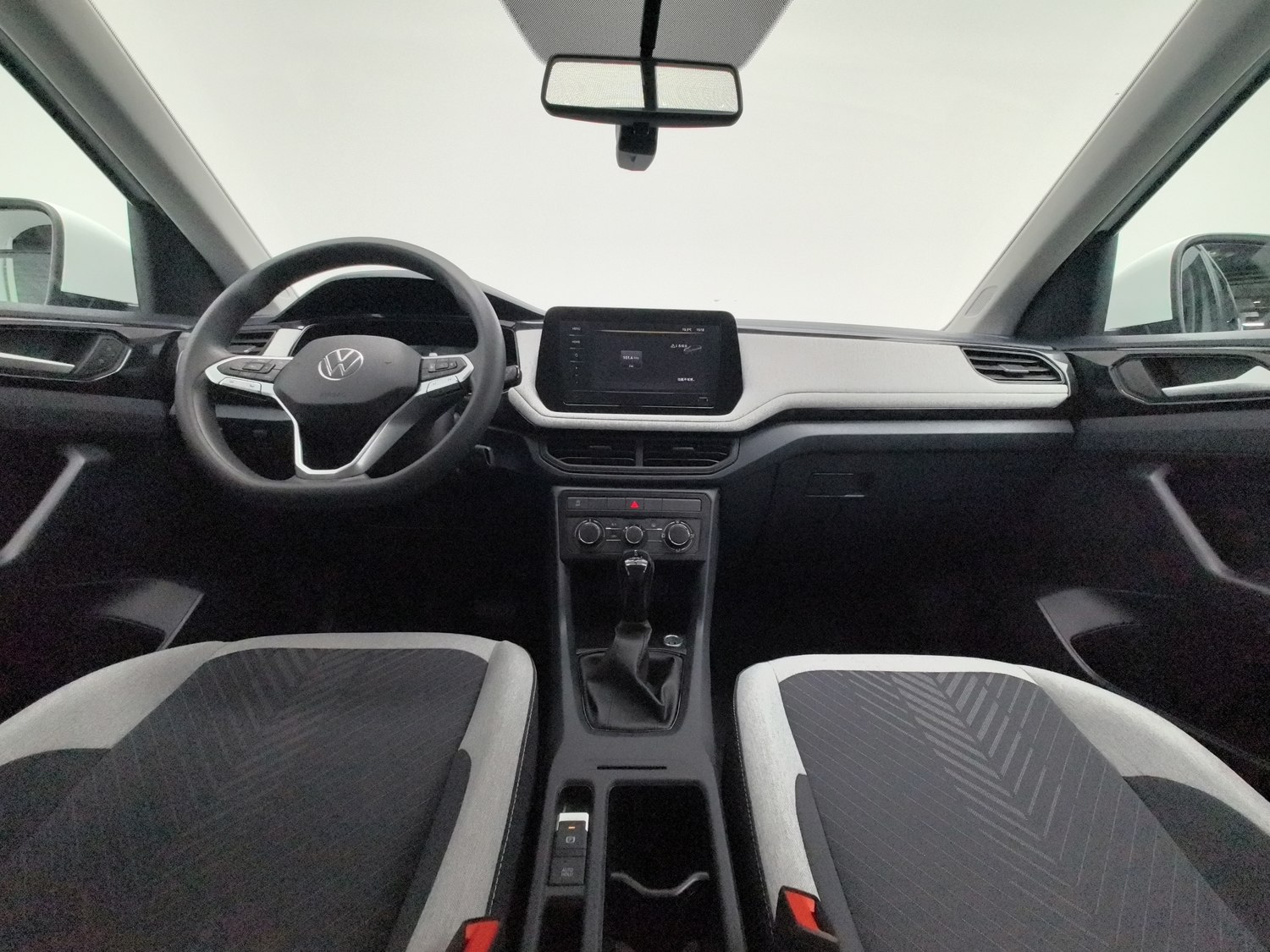 Used Volkswagen Tharu L 2025 1.5 AT