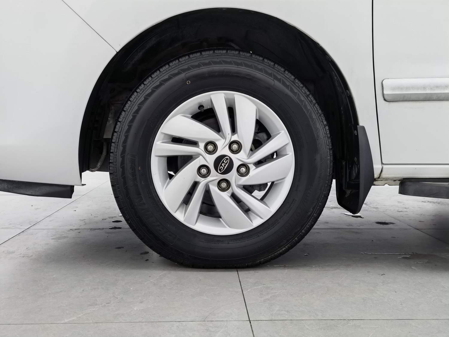 Used JAC Refine M4 2016 2.0 MT