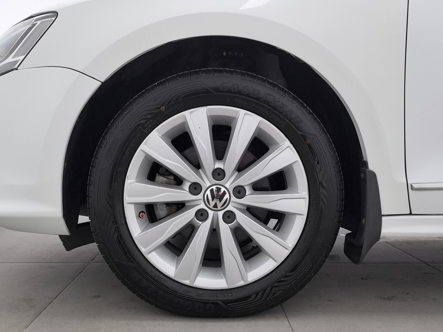 Used Volkswagen Sagitar 2015 1.6 MT