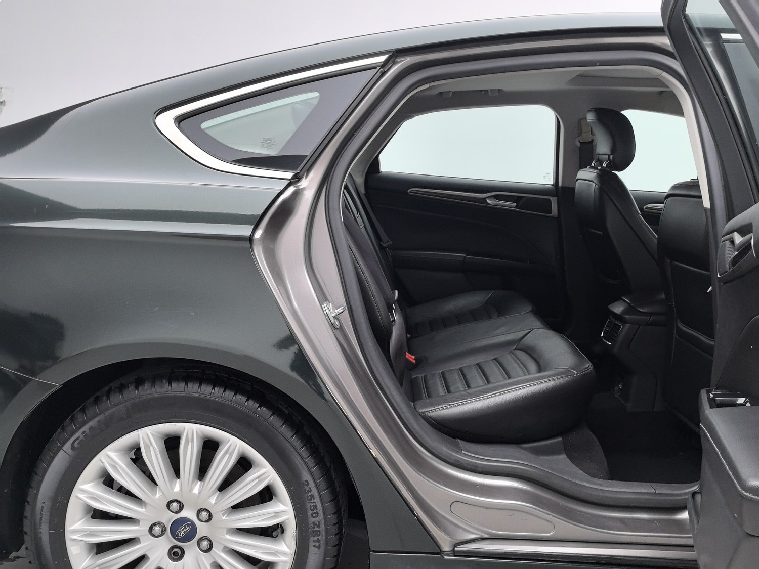 Used Ford Mondeo 2013 2.0 AT