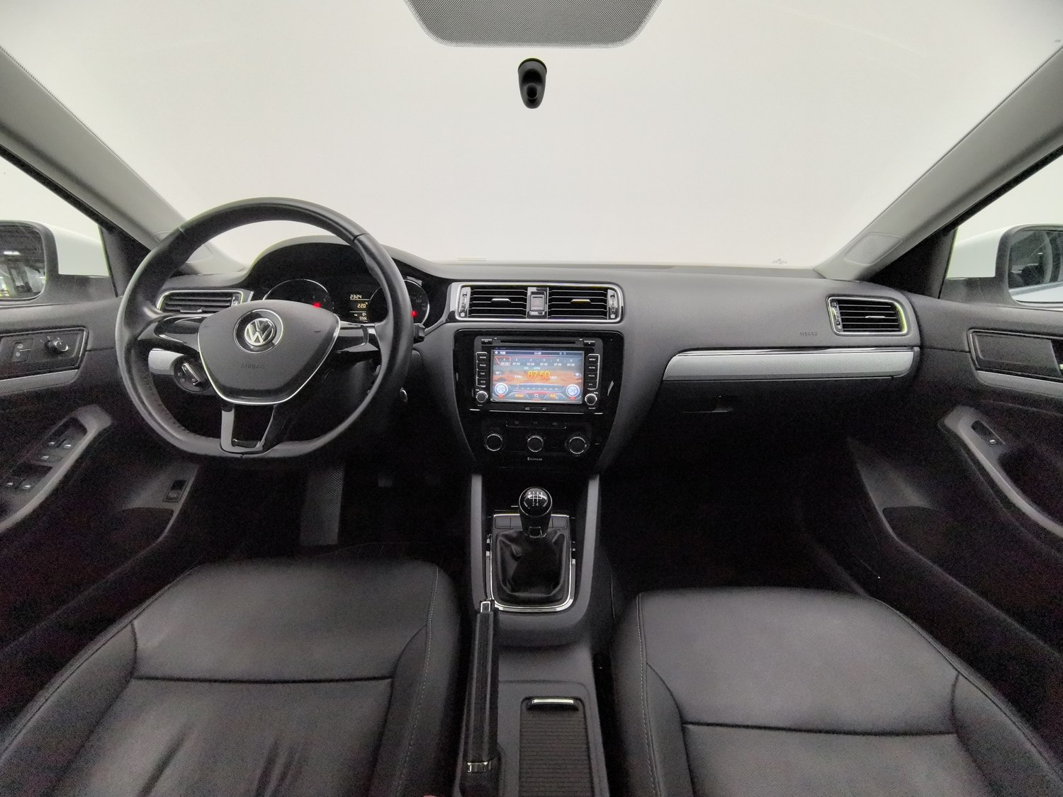 Used Volkswagen Sagitar 2015 1.6 MT