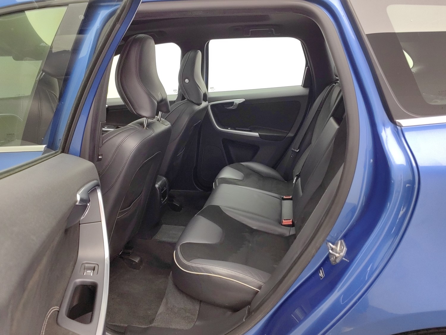 Used Volvo XC60 2017 2.0 AT