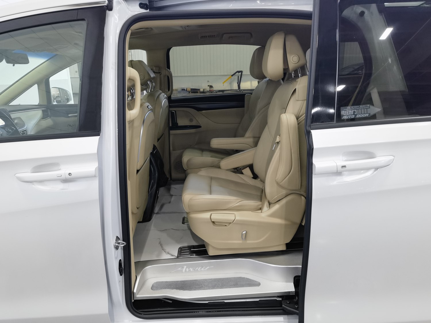 Used Buick GL8 2023 2.0 AT