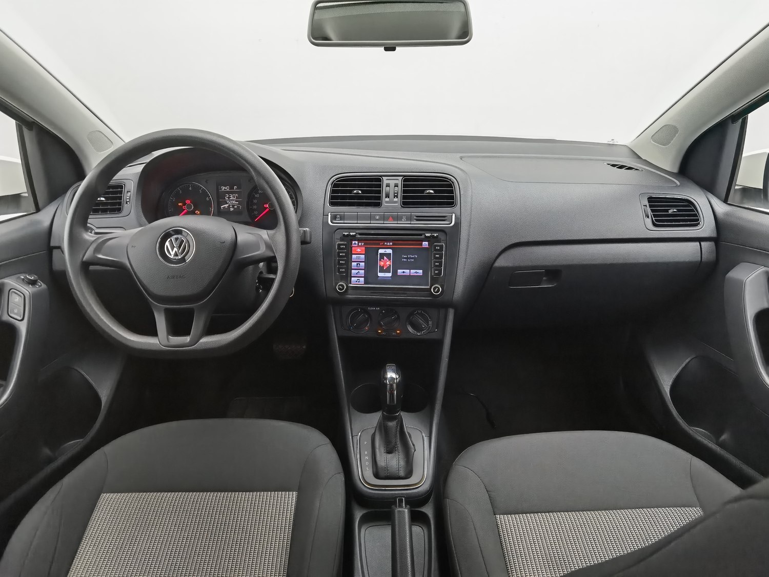Used Volkswagen Polo 2018 1.5 AT