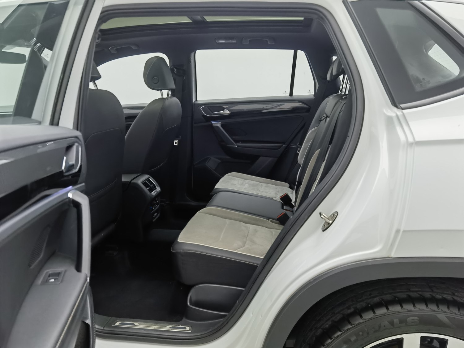 Used Volkswagen Tayron 2021 2.0 AT